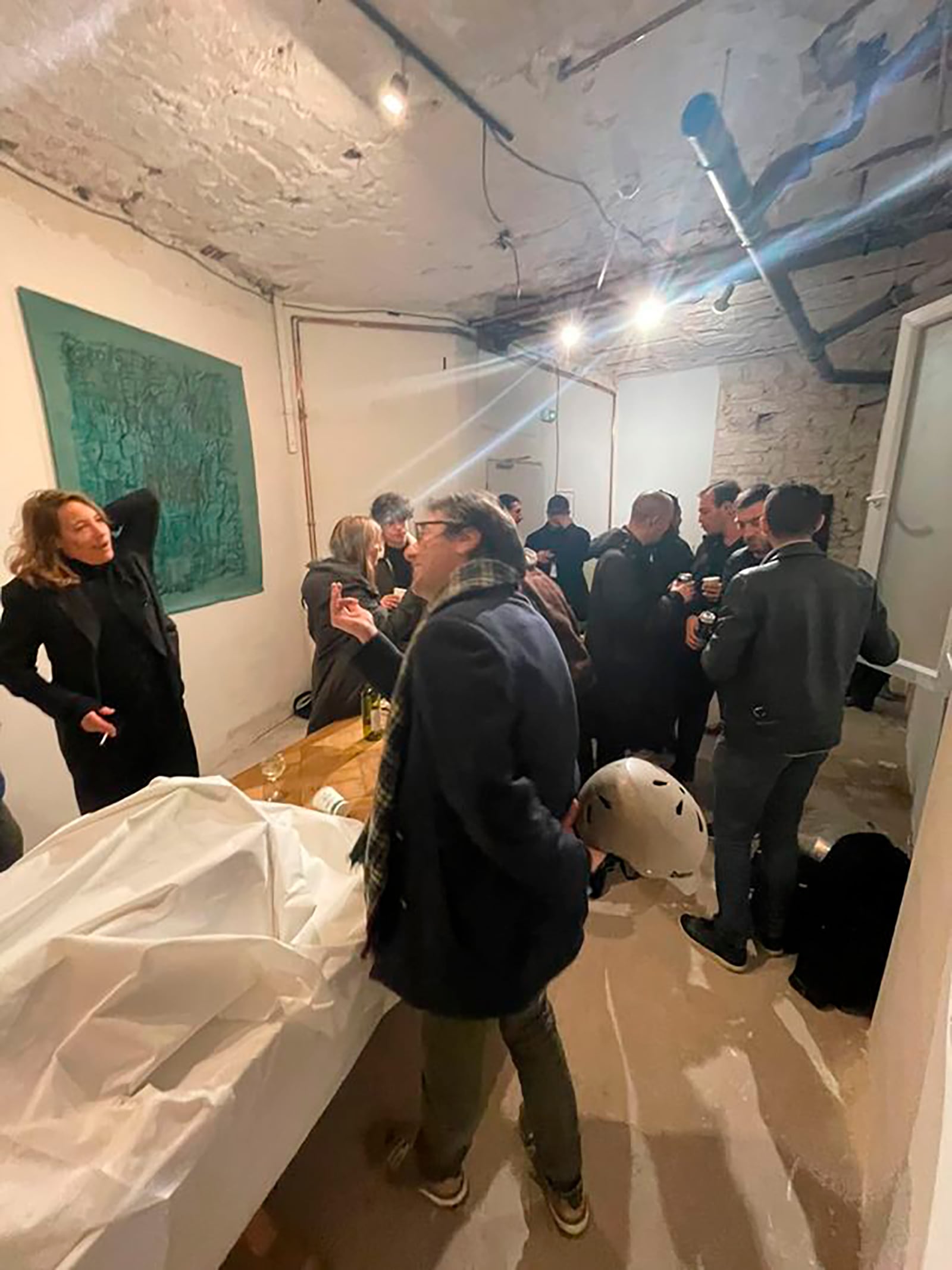 article image; primary-color: #877768;