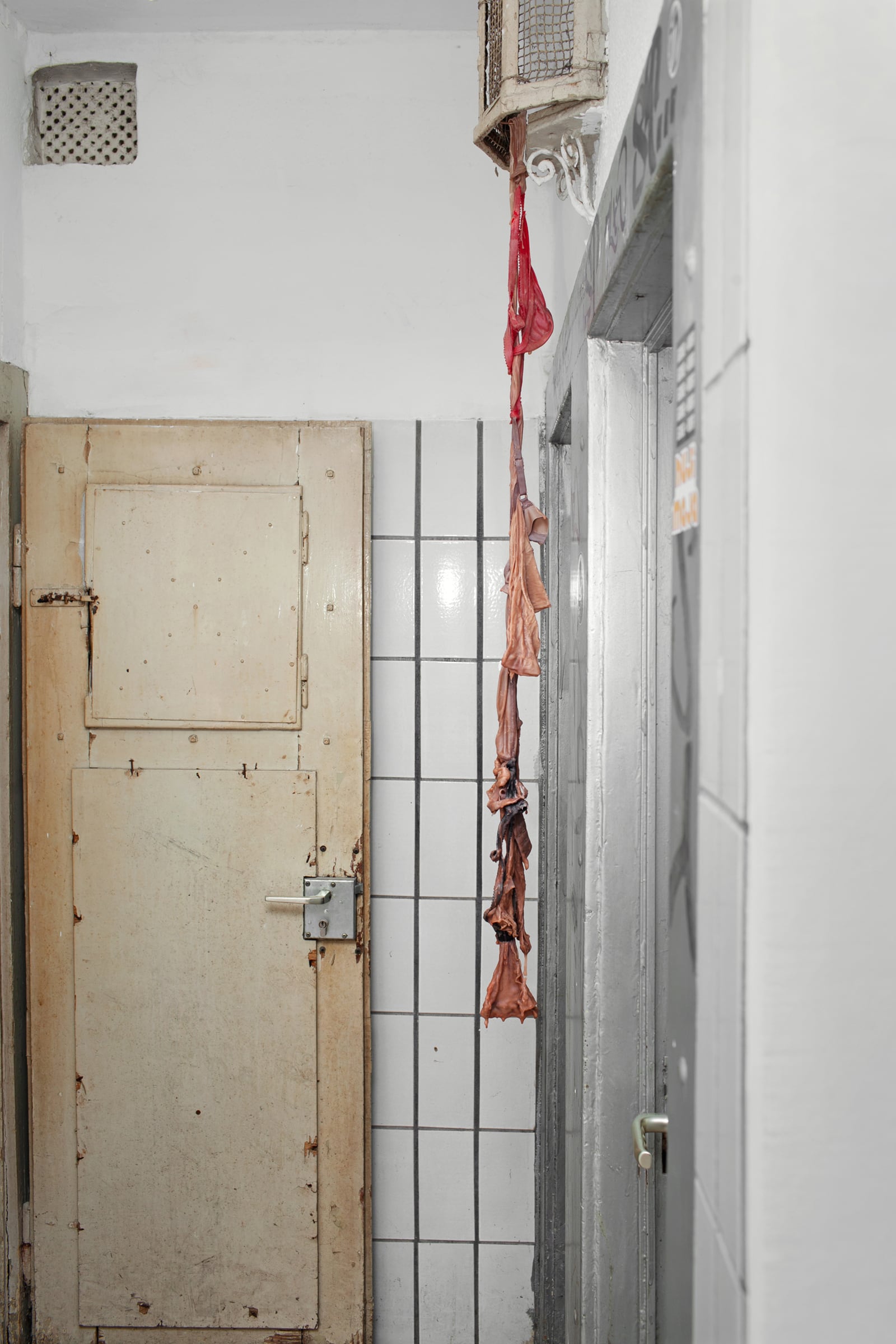 article image; primary-color: #B2ABA3;