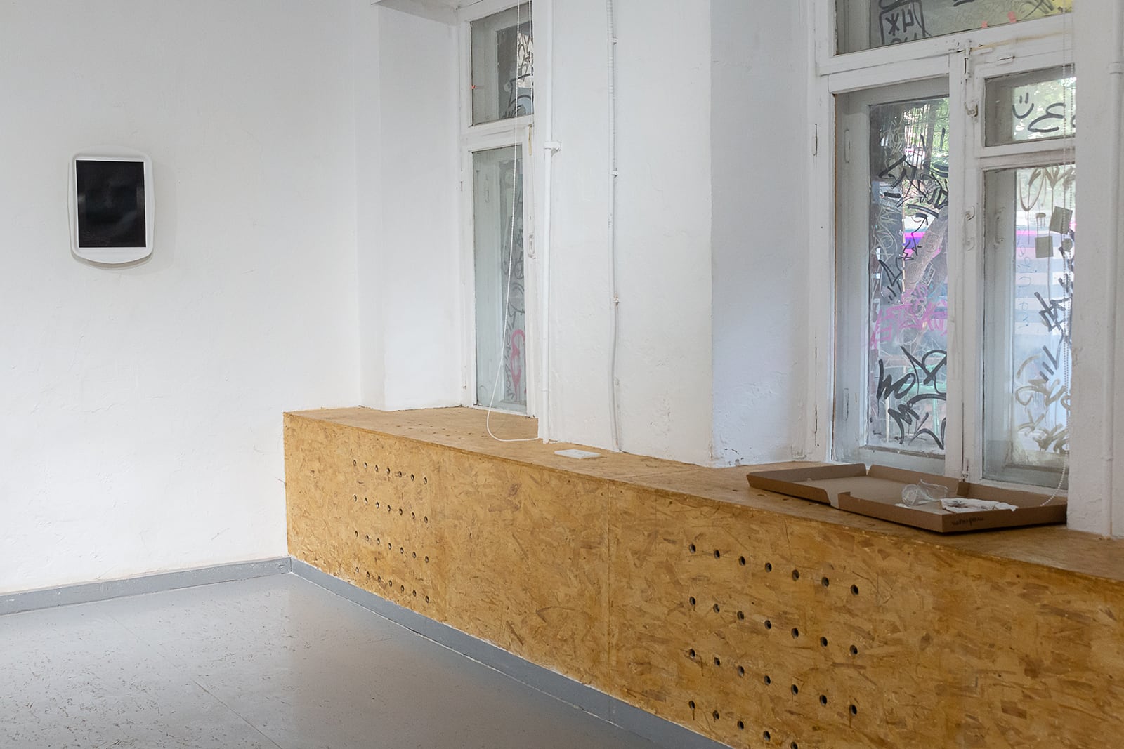 article image; primary-color: #ACA499;