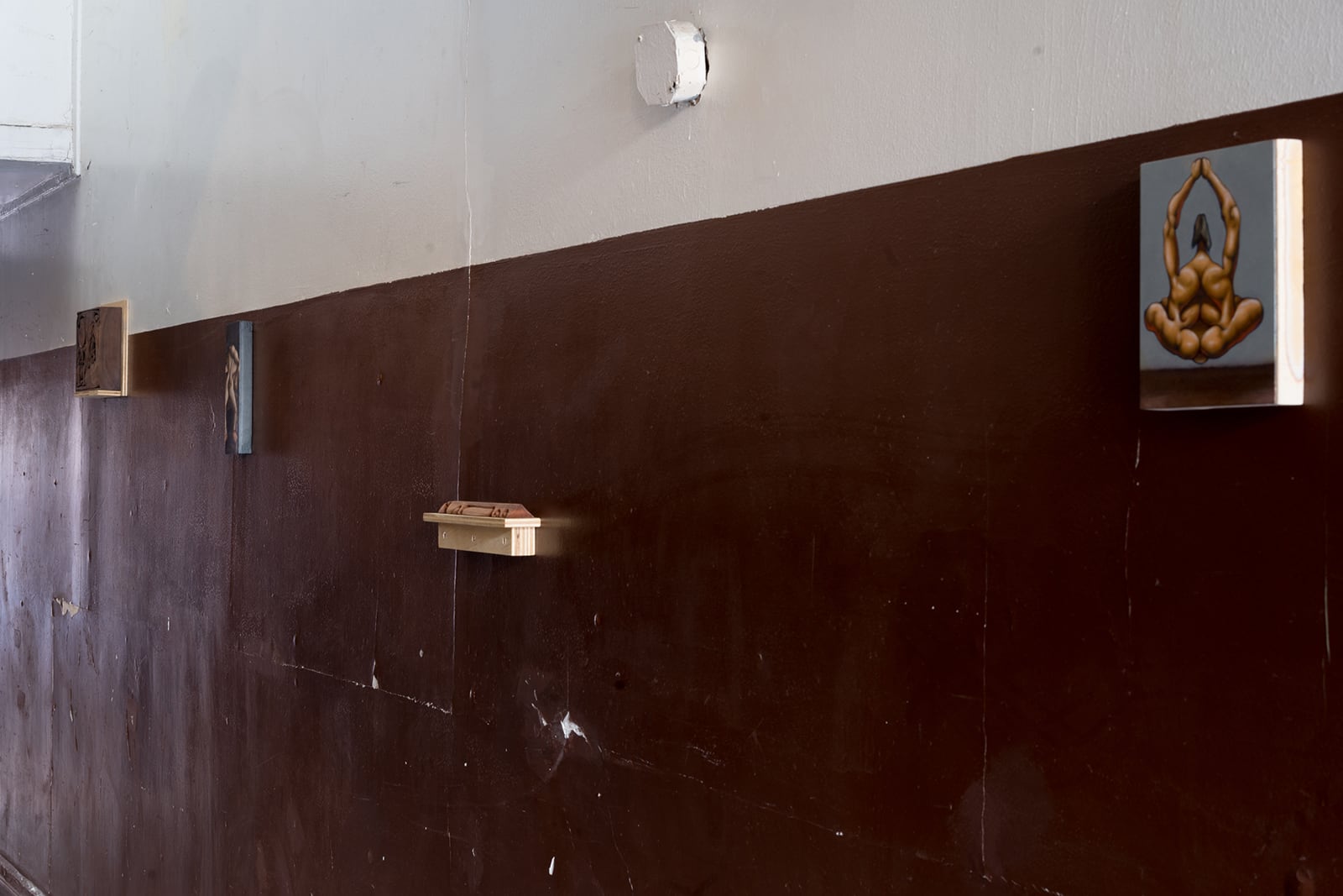 article image; primary-color: #584541;