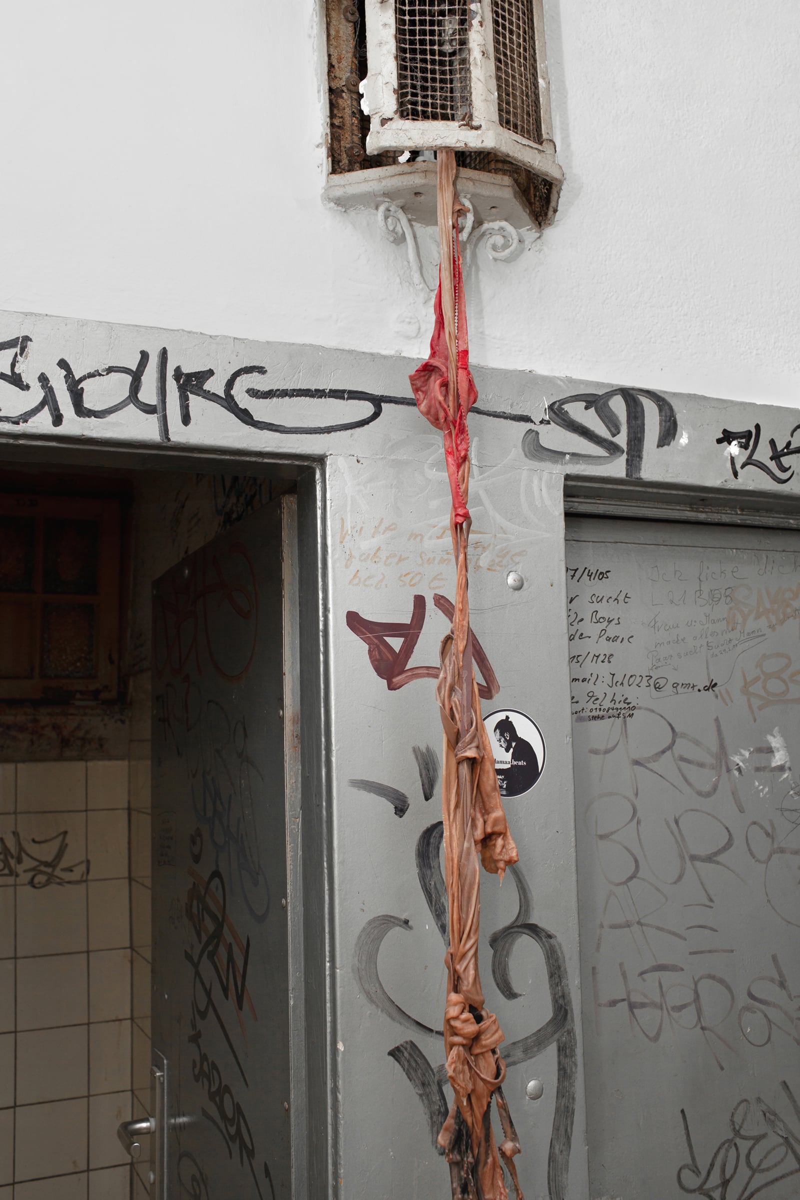 article image; primary-color: #88817B;