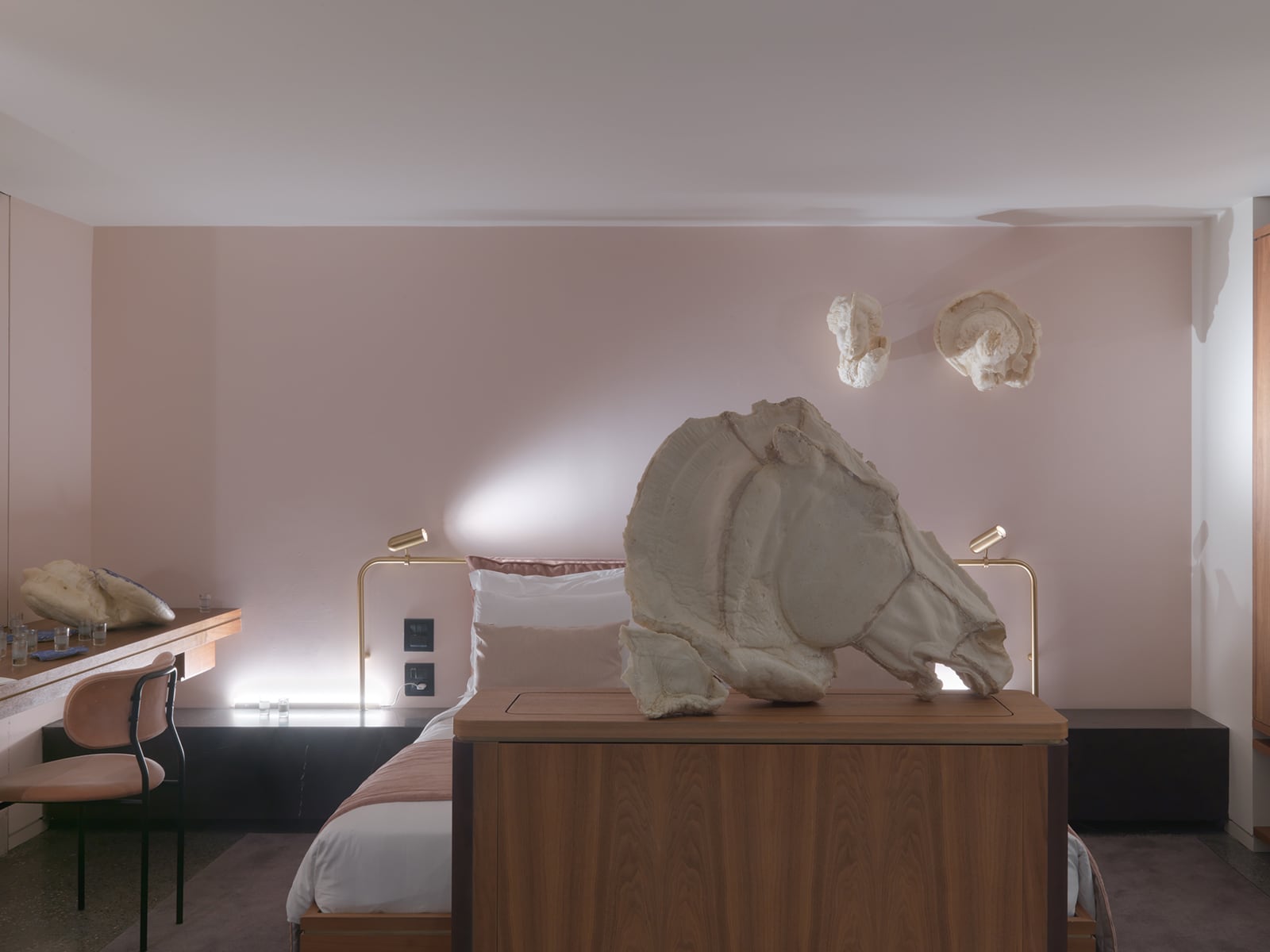 article image; primary-color: #827471;