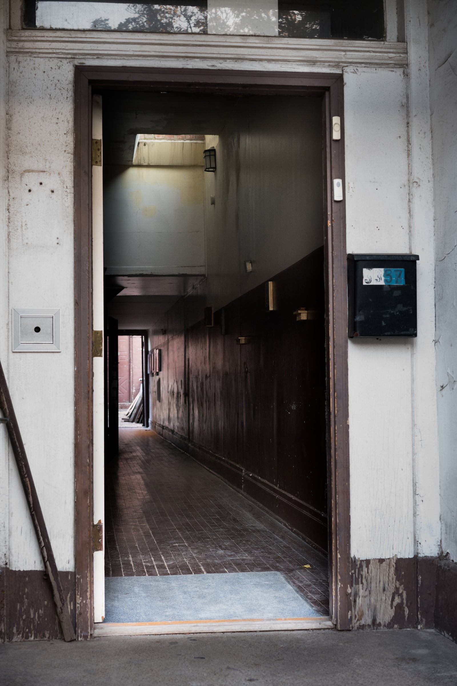 article image; primary-color: #6B6764;