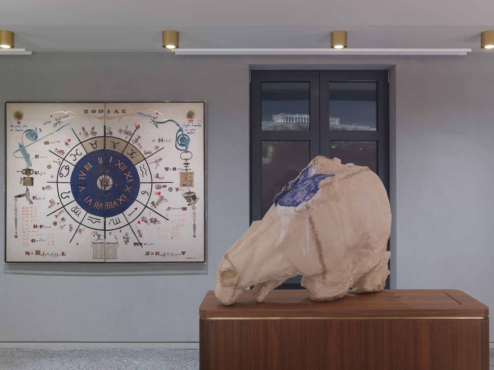 article image; primary-color: #807876;