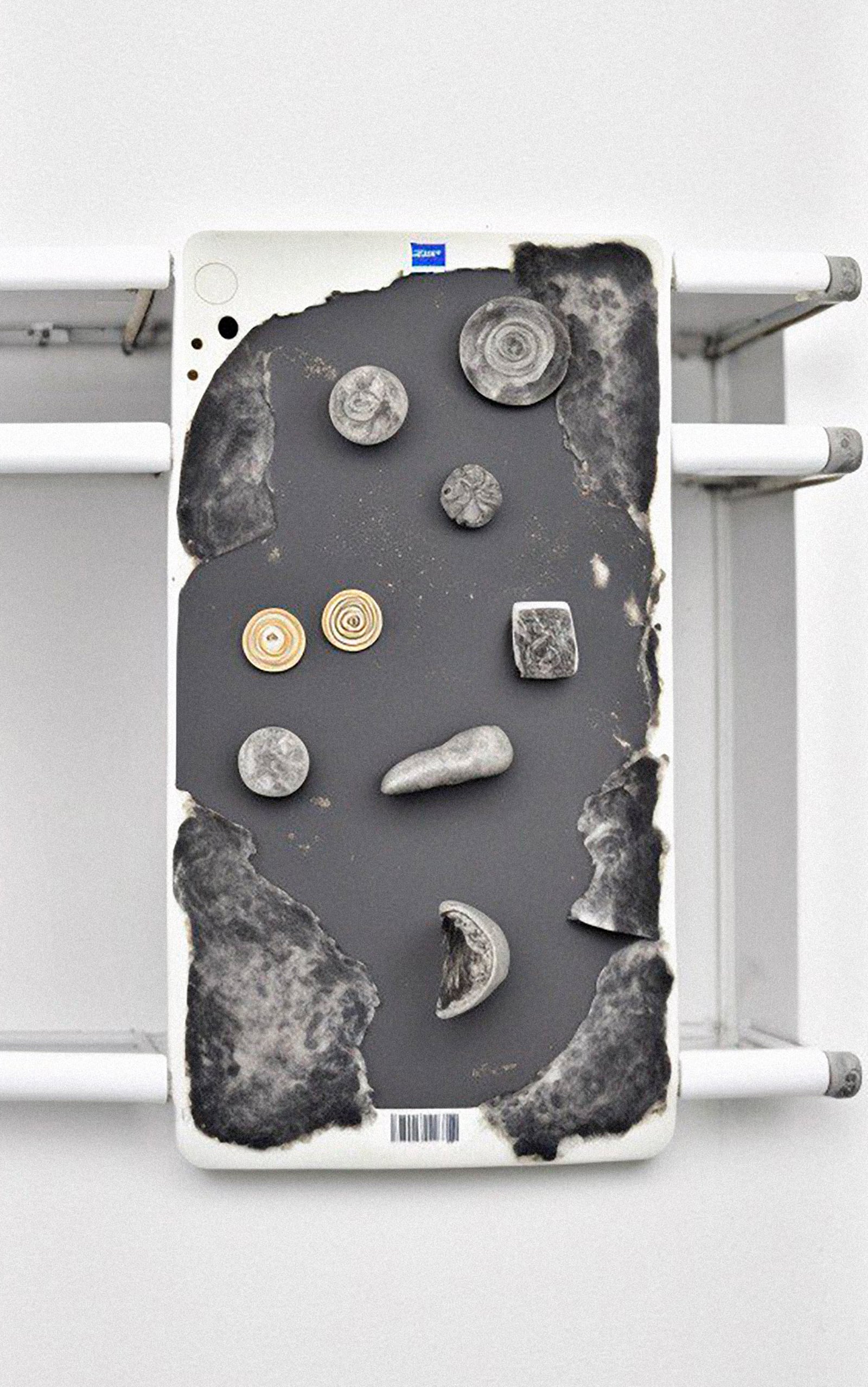 article image; primary-color: #B4B4B4;