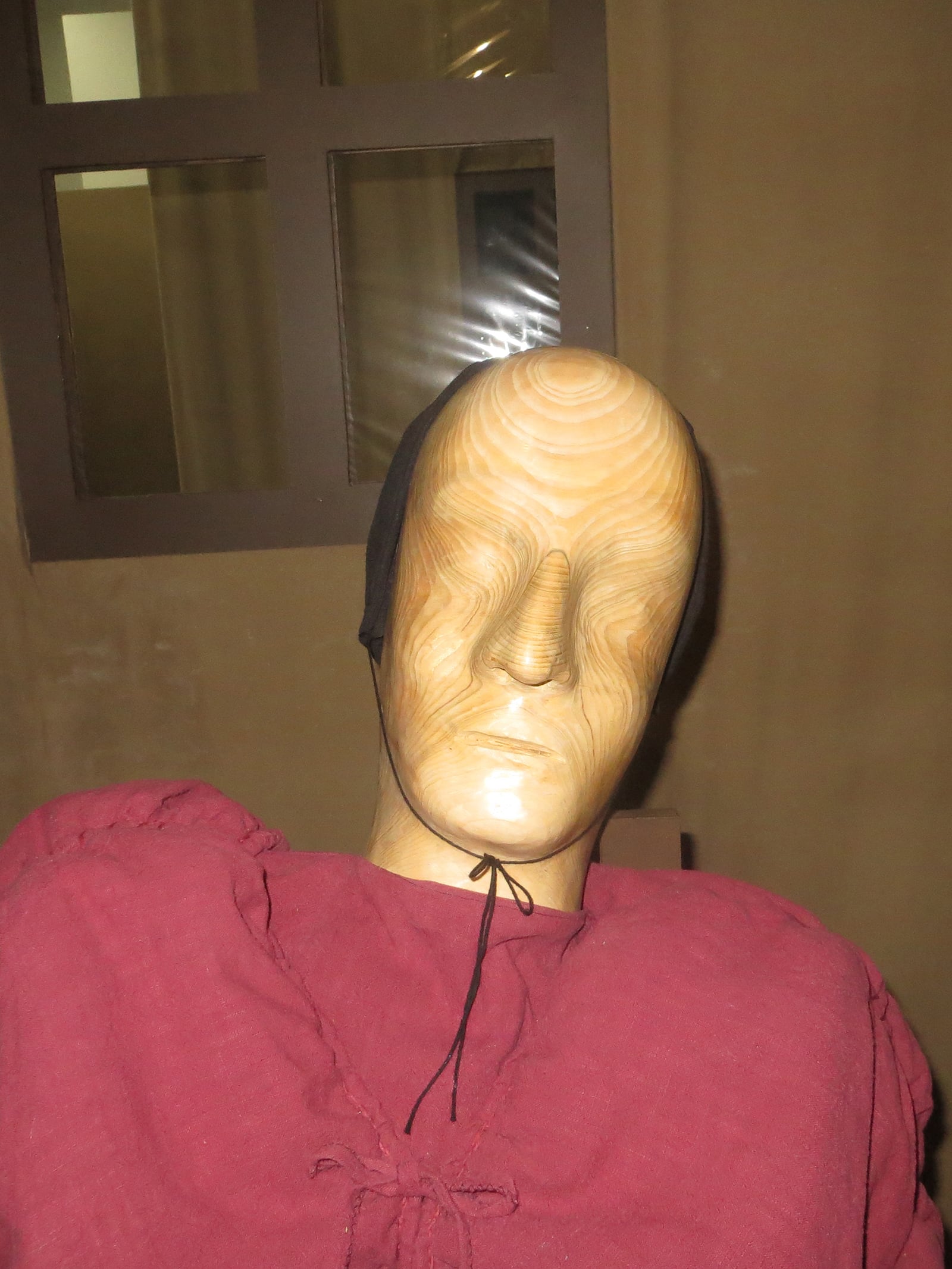 article image; primary-color: #885748;