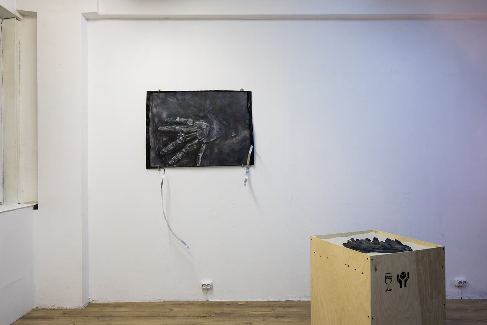 article image; primary-color: #AEAEAE;