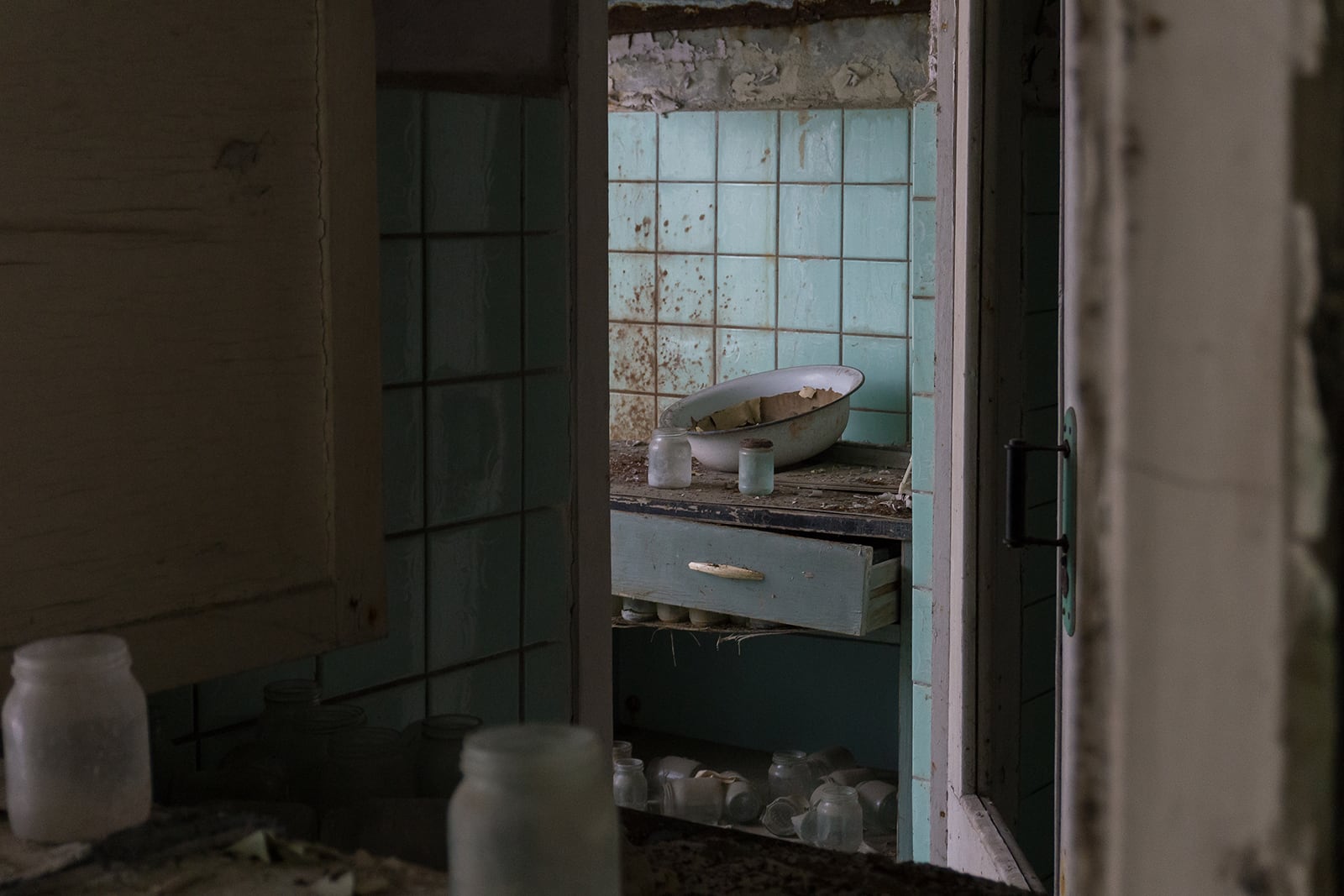 article image; primary-color: #3D3A33;