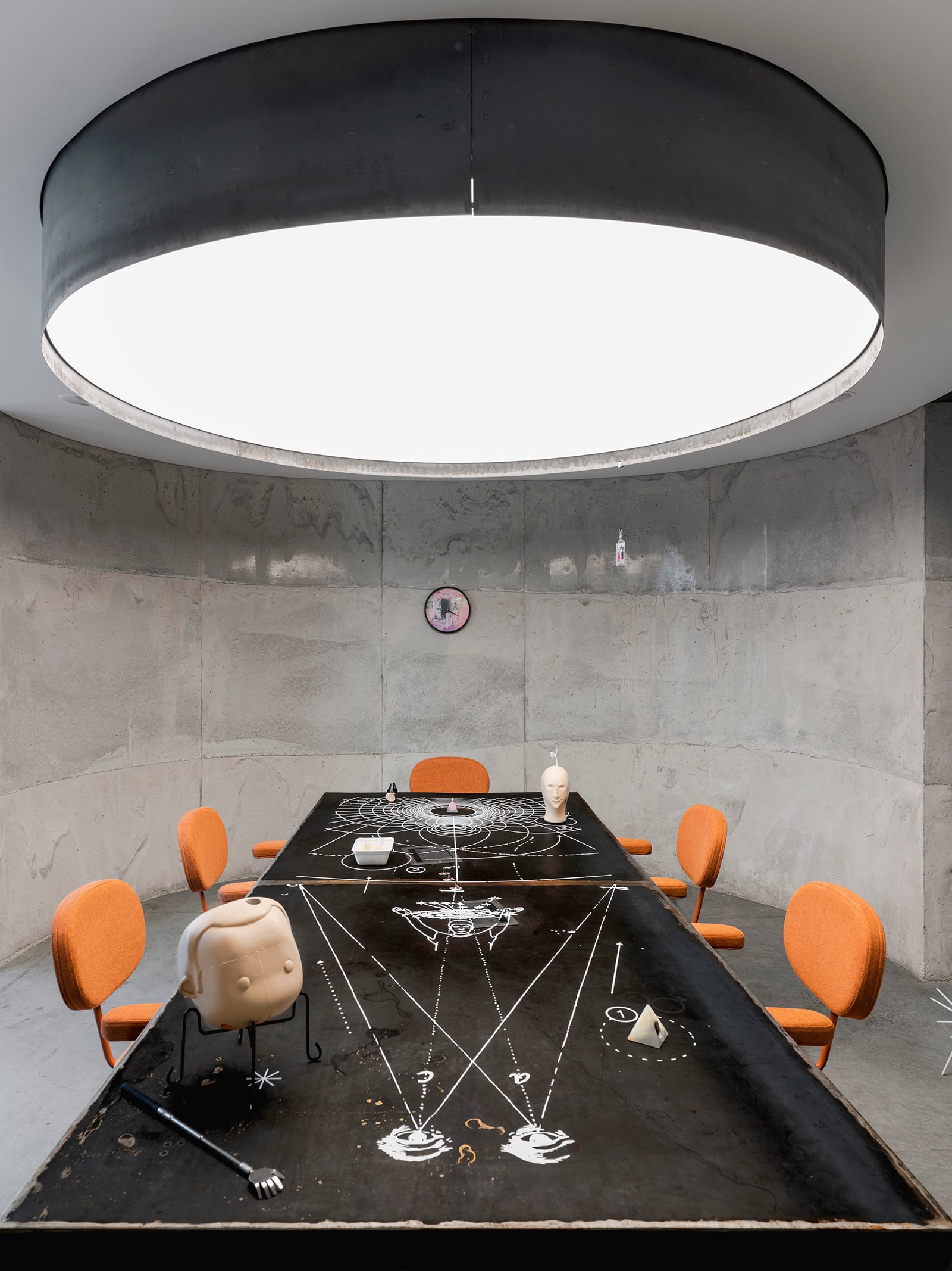 article image; primary-color: #807973;