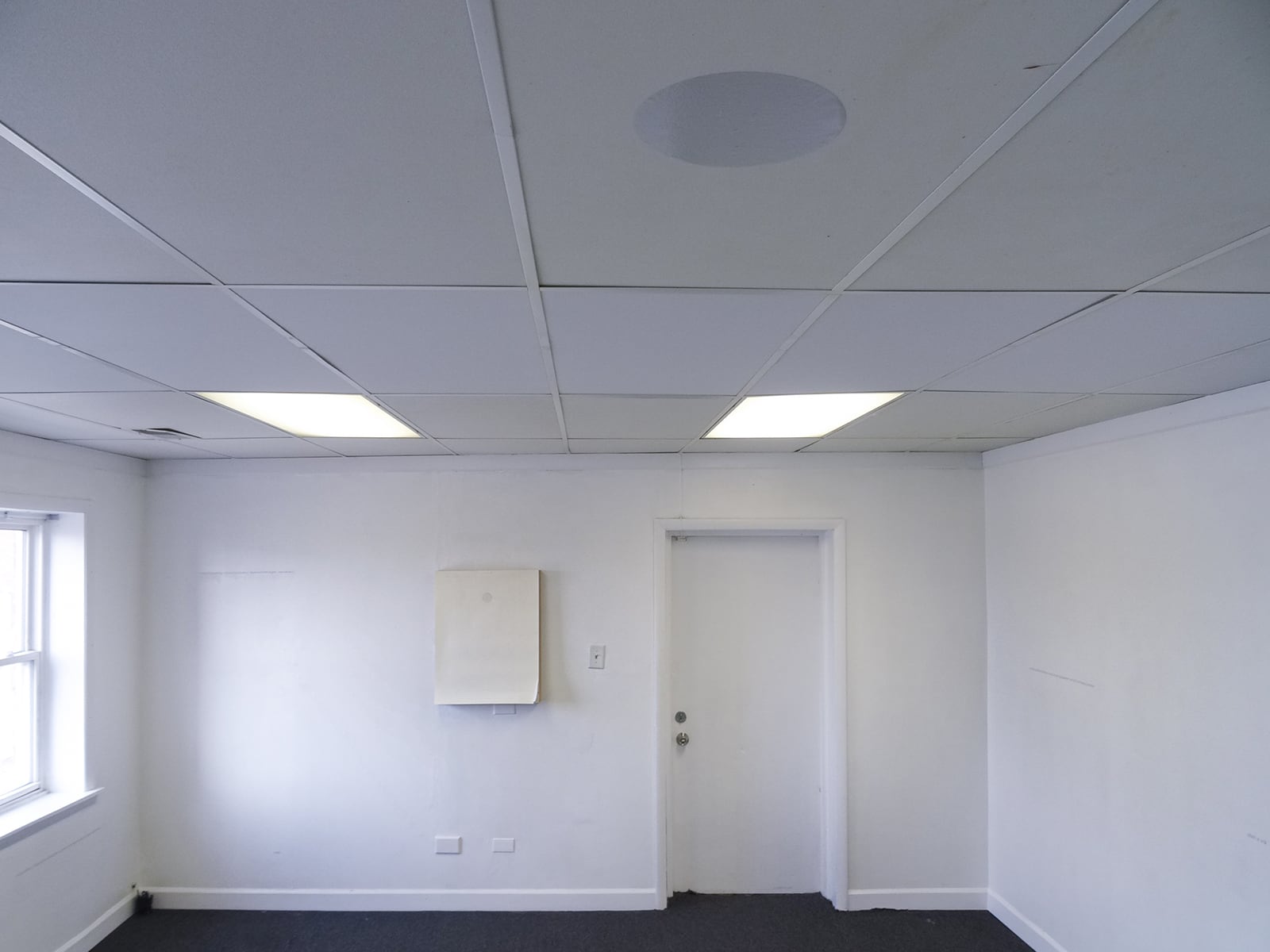 article image; primary-color: #999CA5;