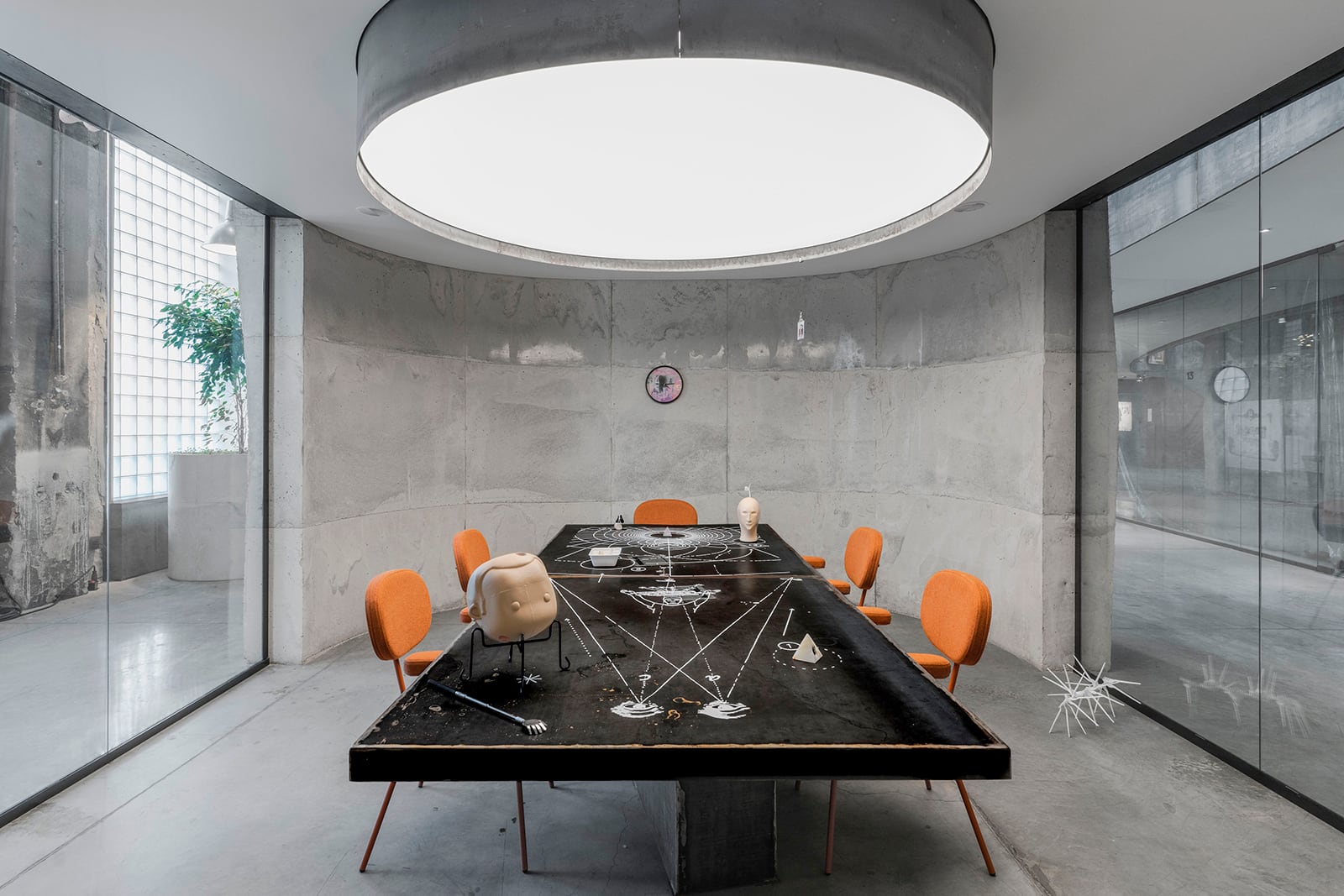 article image; primary-color: #8D8986;