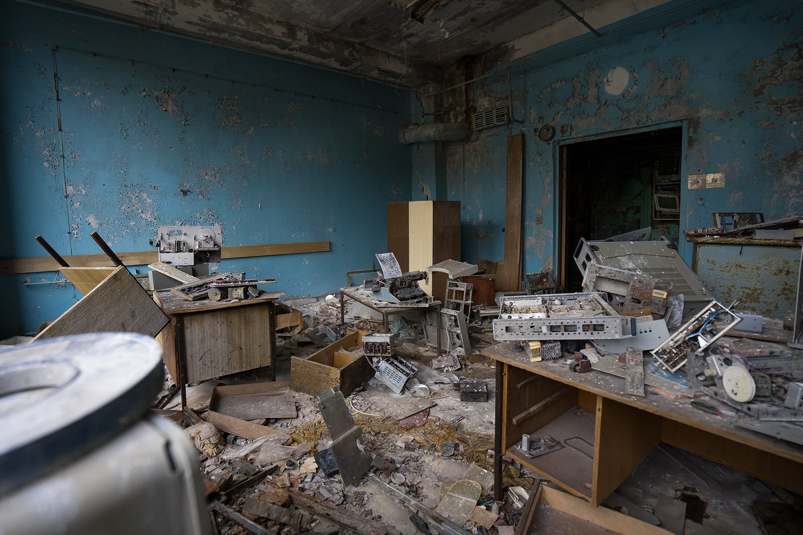 article image; primary-color: #464A4D;