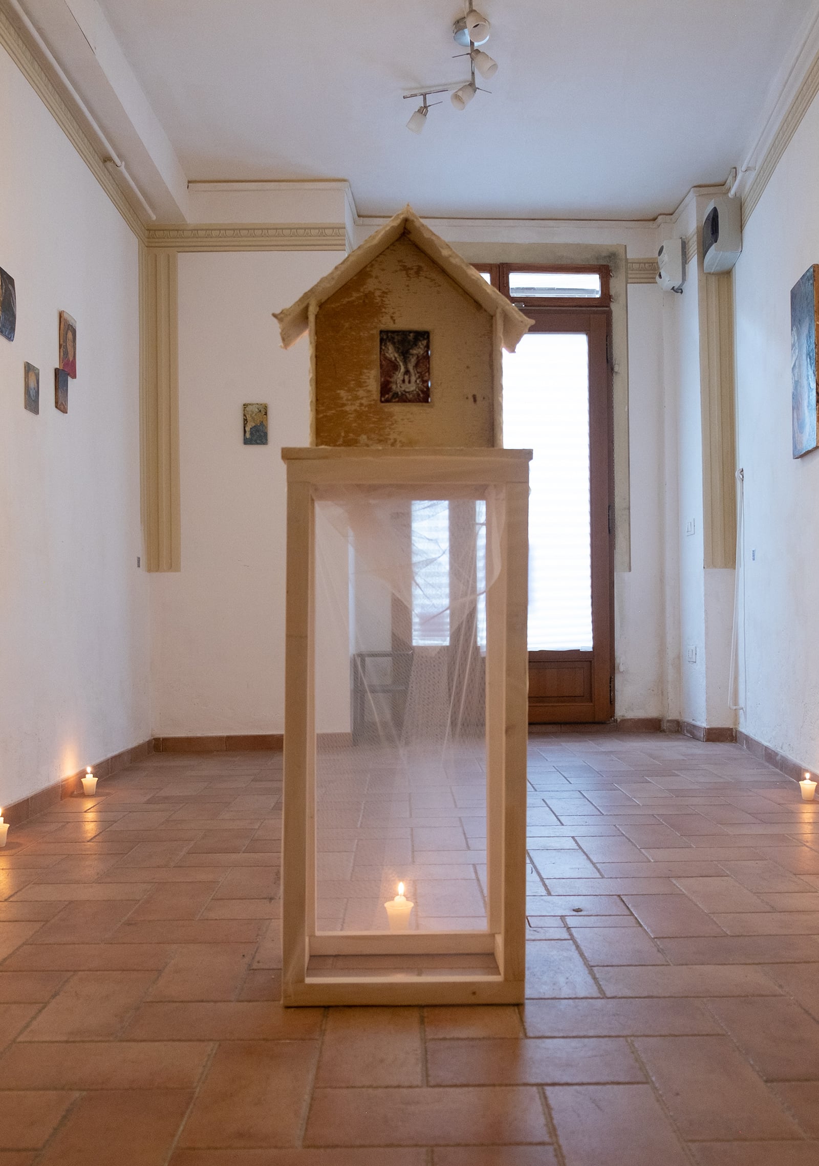 article image; primary-color: #9A8884;