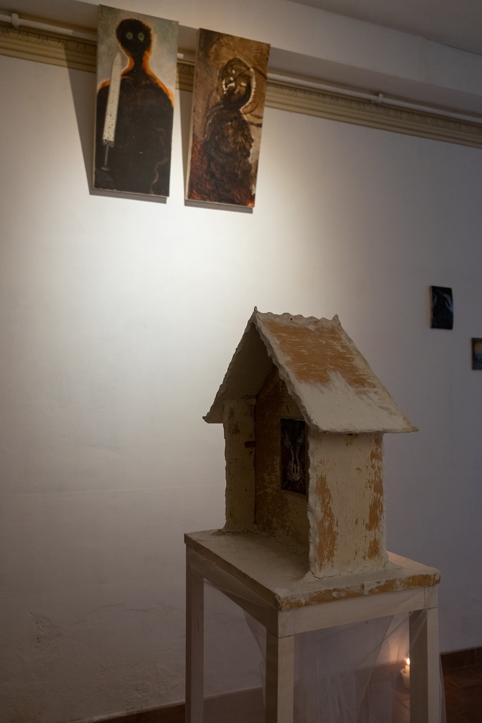 article image; primary-color: #75695B;