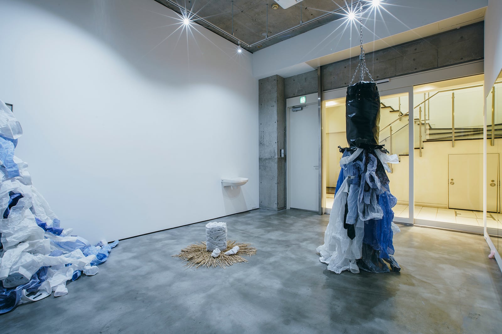 article image; primary-color: #90999E;