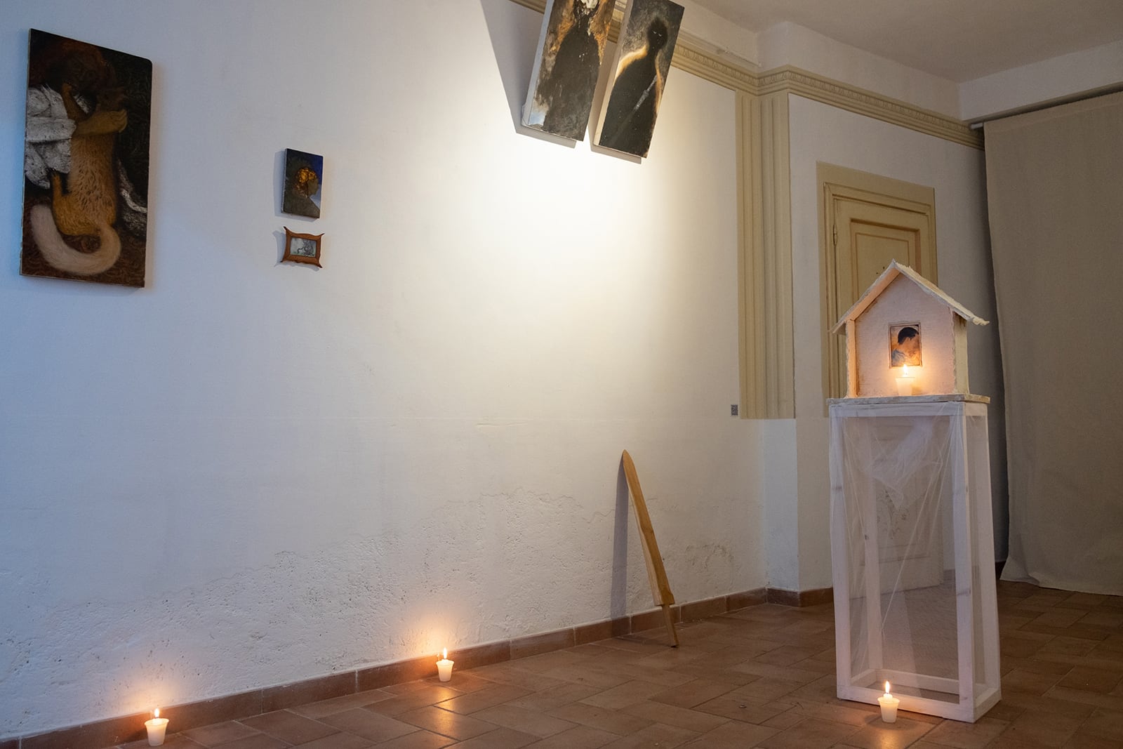 article image; primary-color: #8C837C;