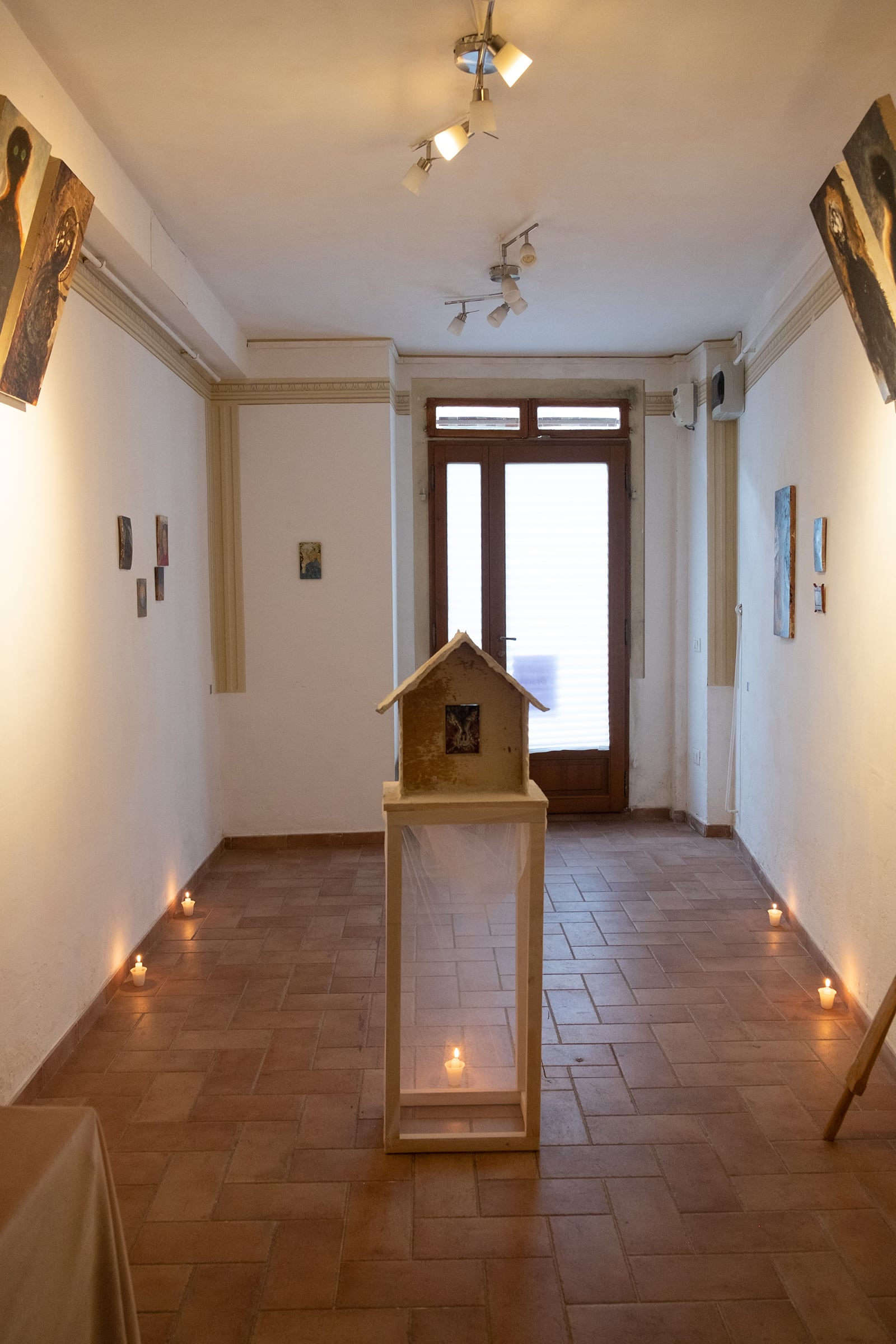 article image; primary-color: #937E6D;