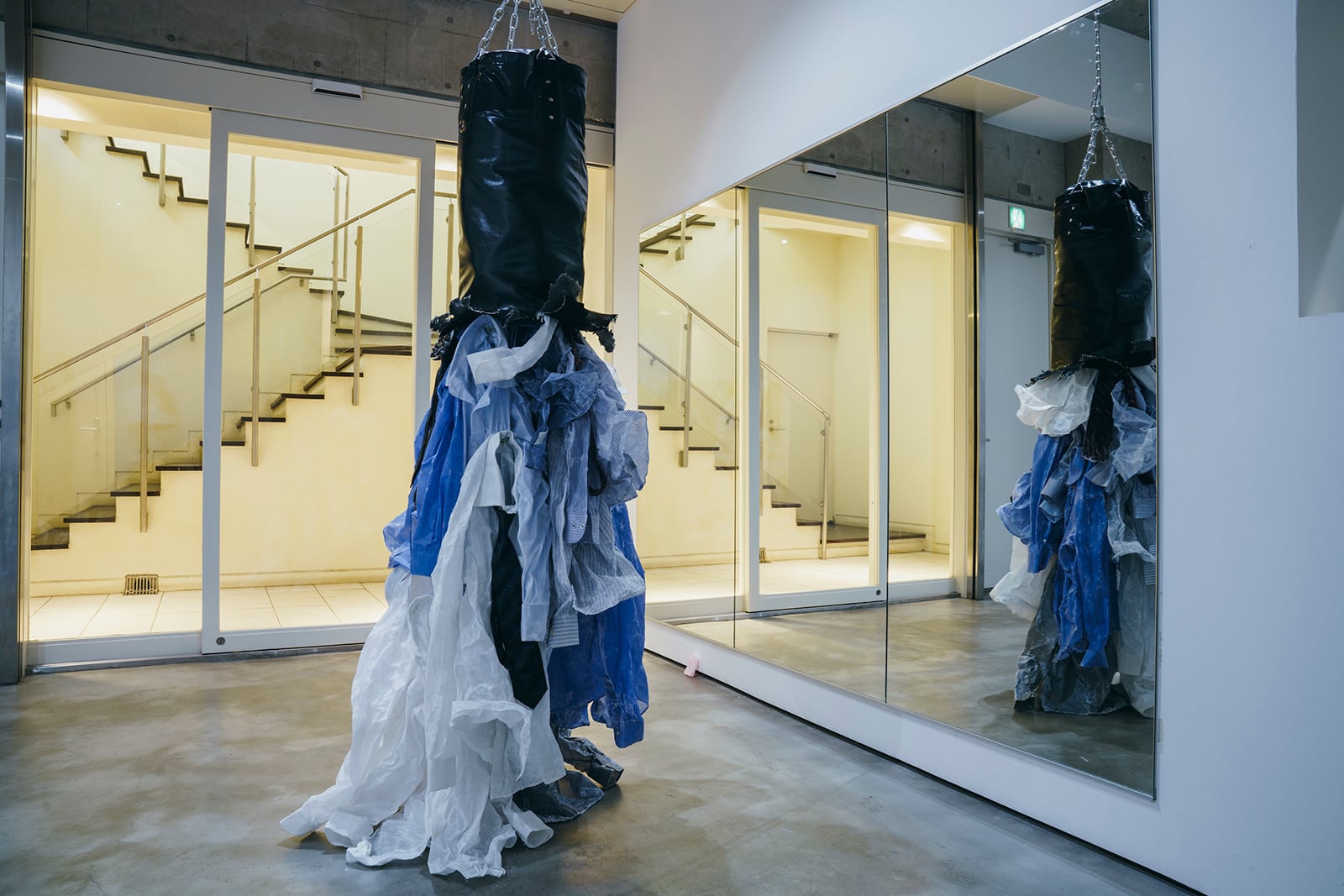 article image; primary-color: #87908D;