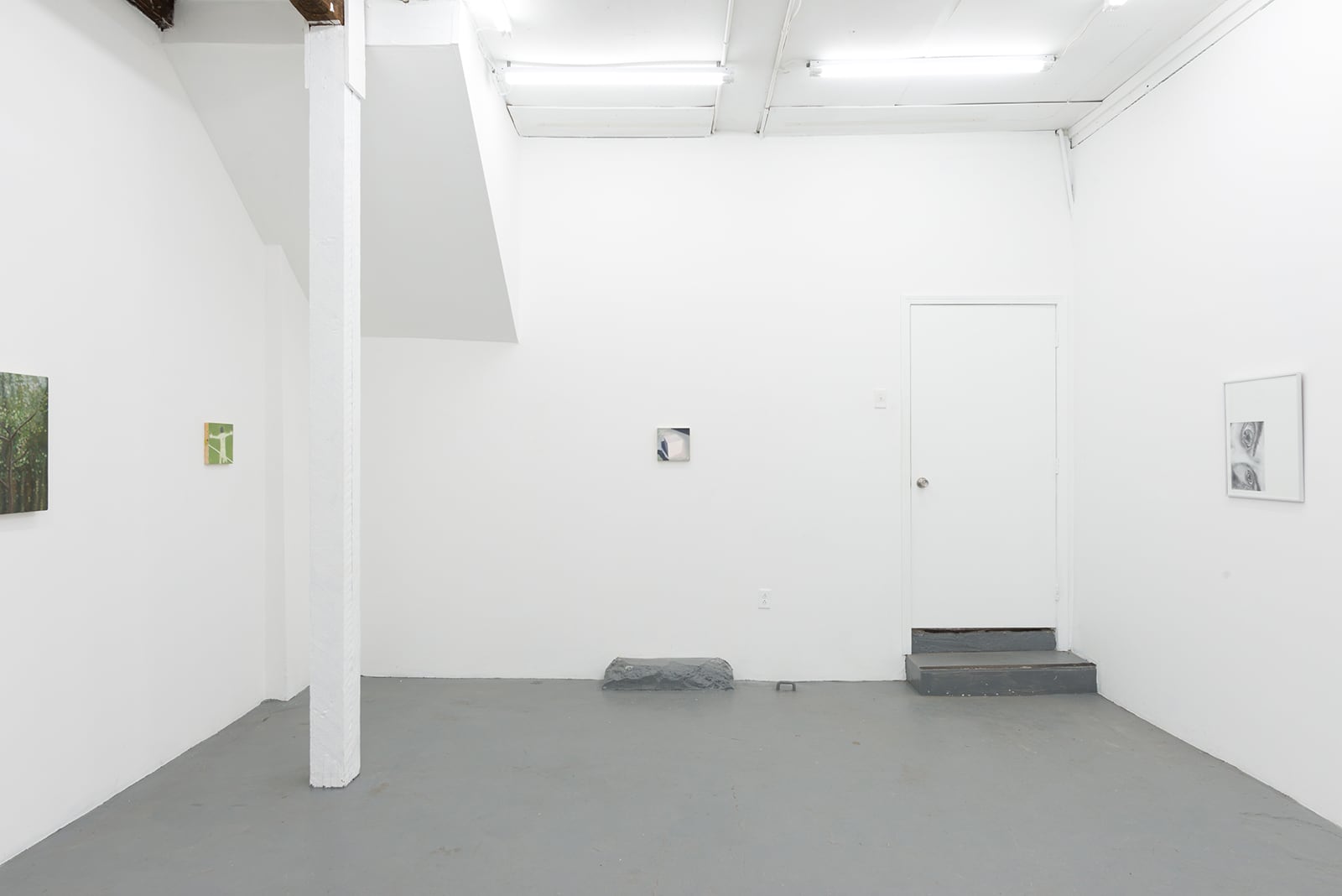 article image; primary-color: #D1D1D1;