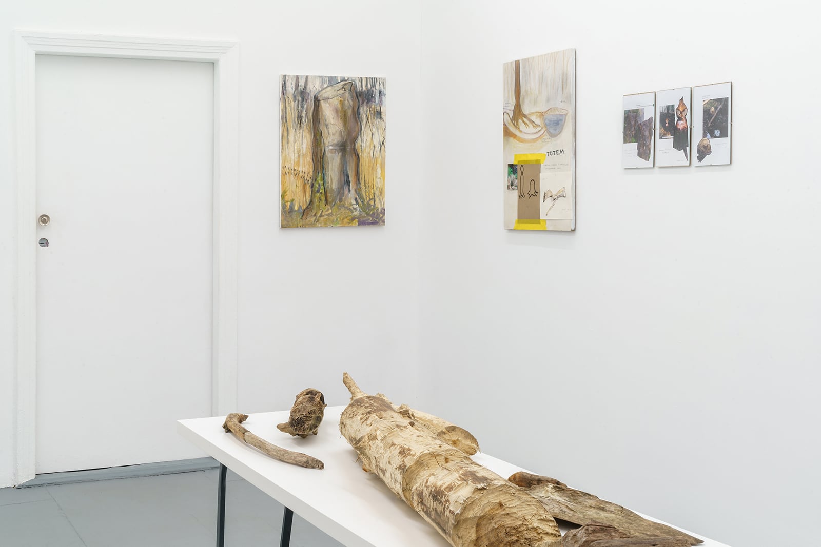 article image; primary-color: #D9D6CF;