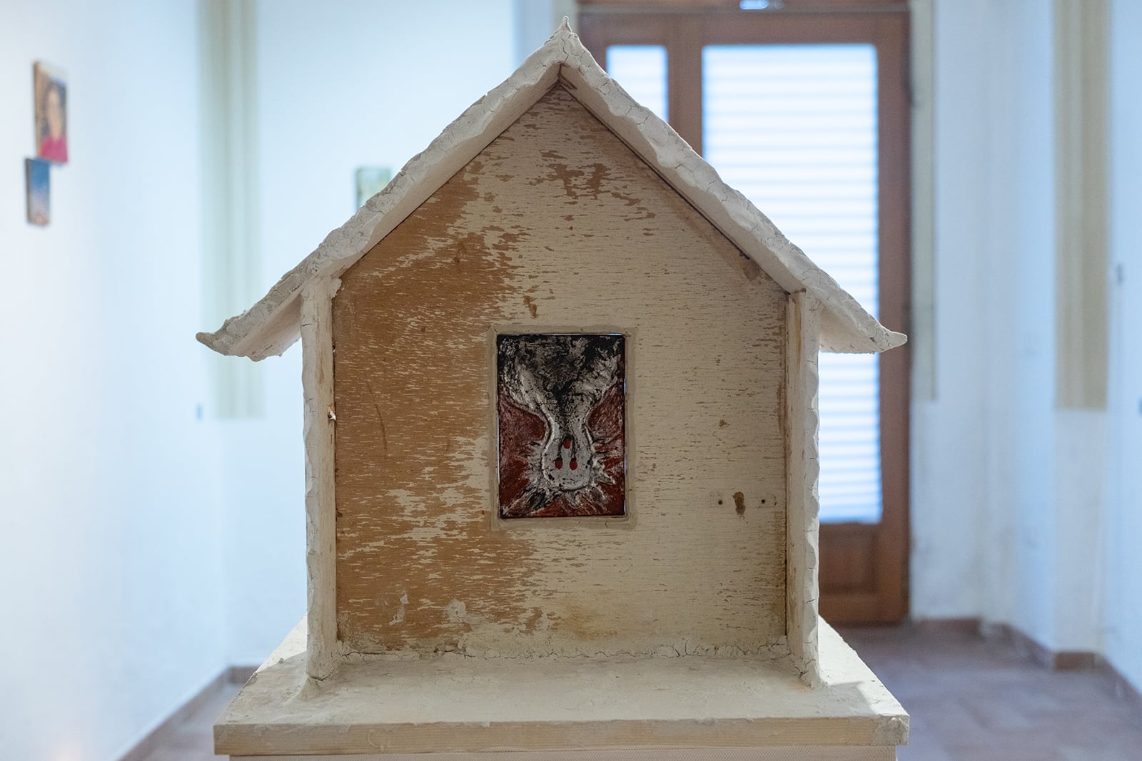 article image; primary-color: #A2A6A9;