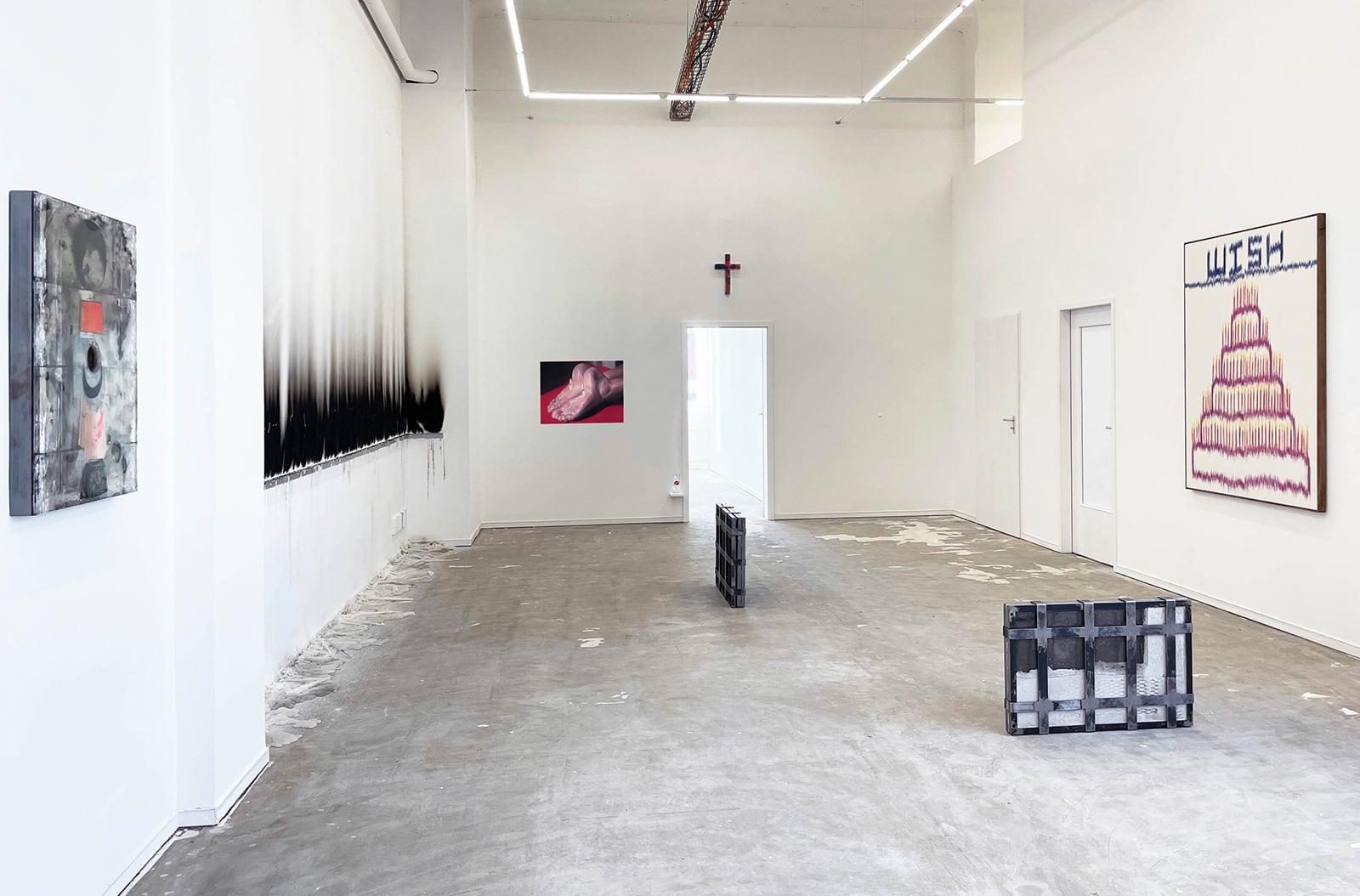 article image; primary-color: #CCC8C5;