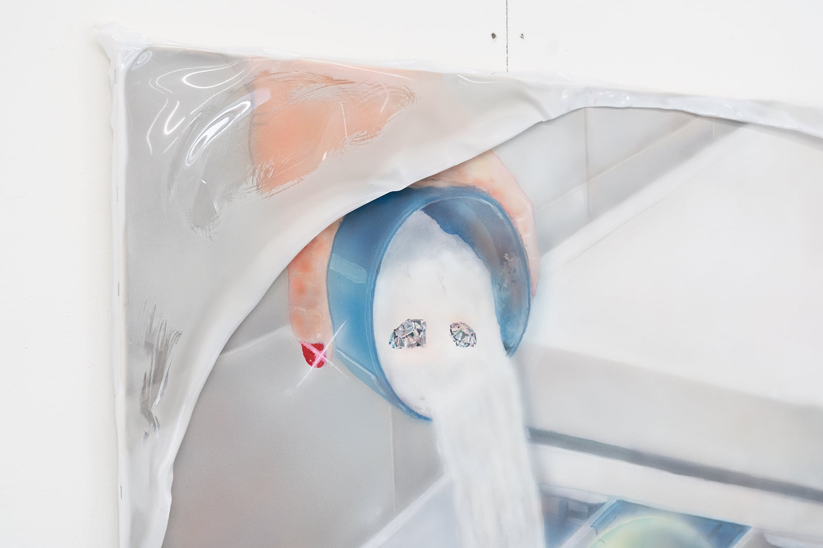 article image; primary-color: #D3D2D7;