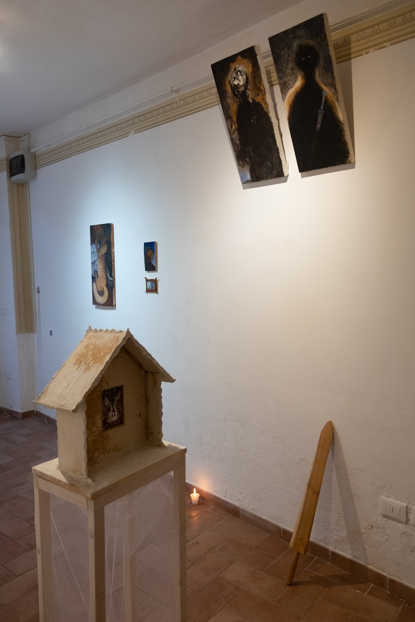 article image; primary-color: #8B7A72;