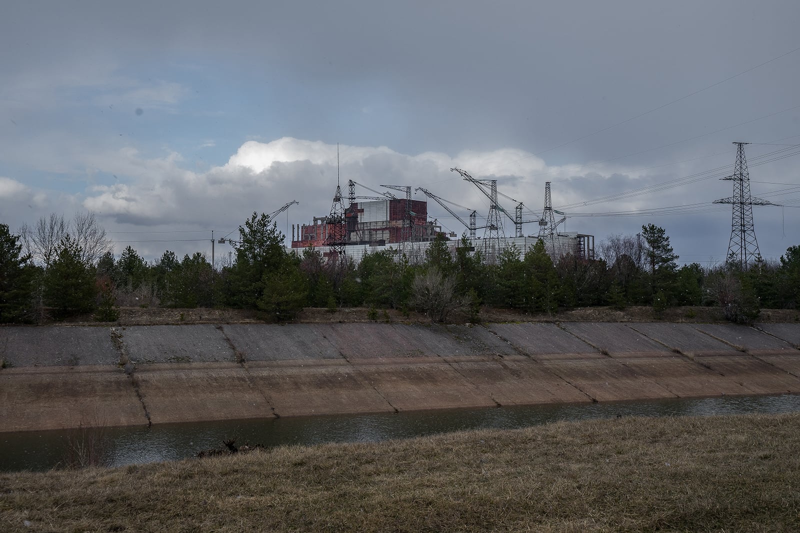 article image; primary-color: #606467;