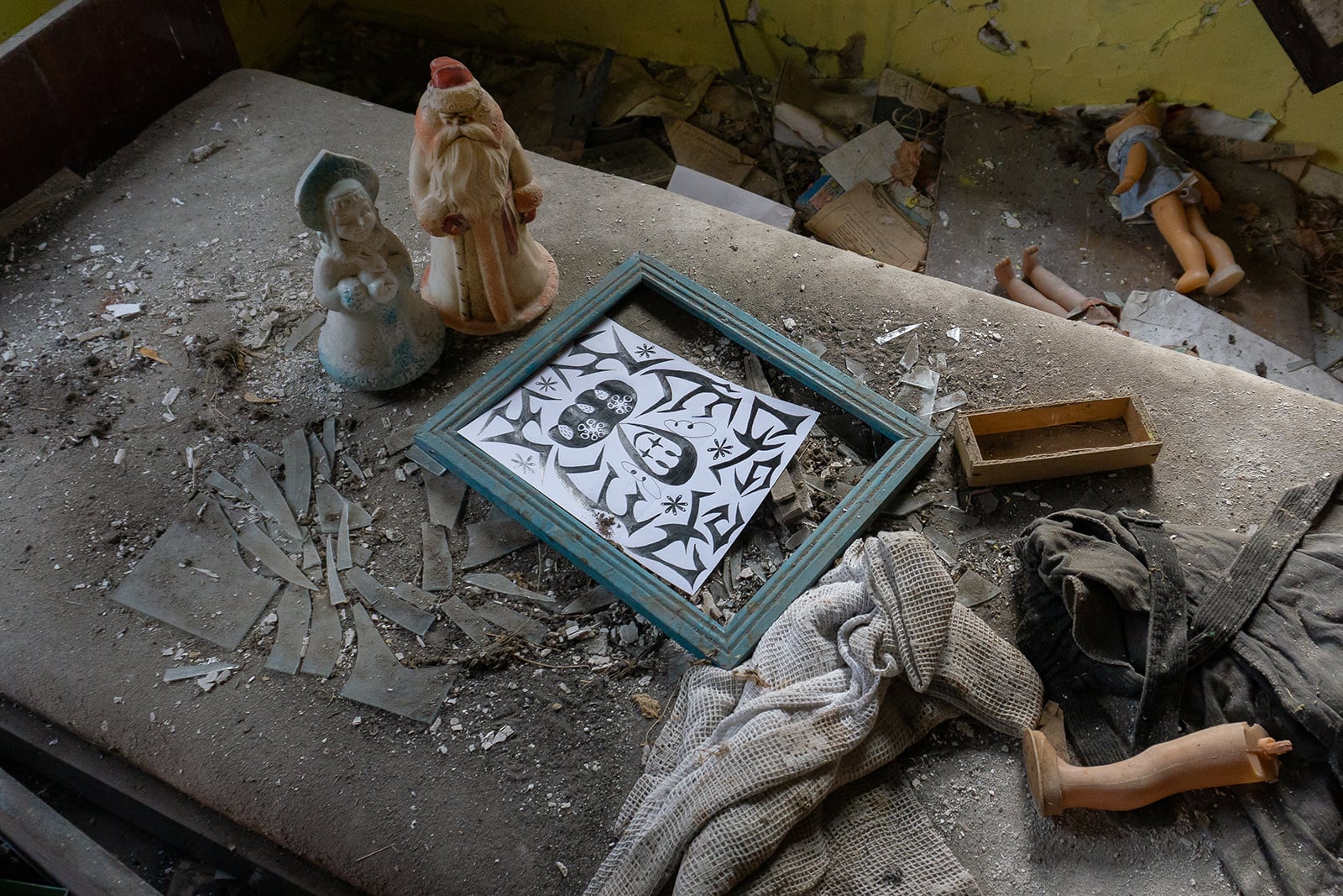 article image; primary-color: #514E47;