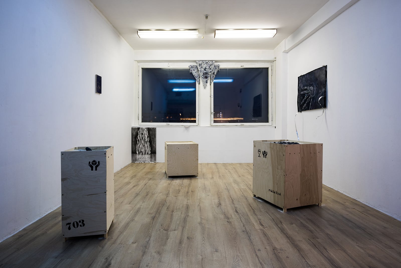 article image; primary-color: #908F94;