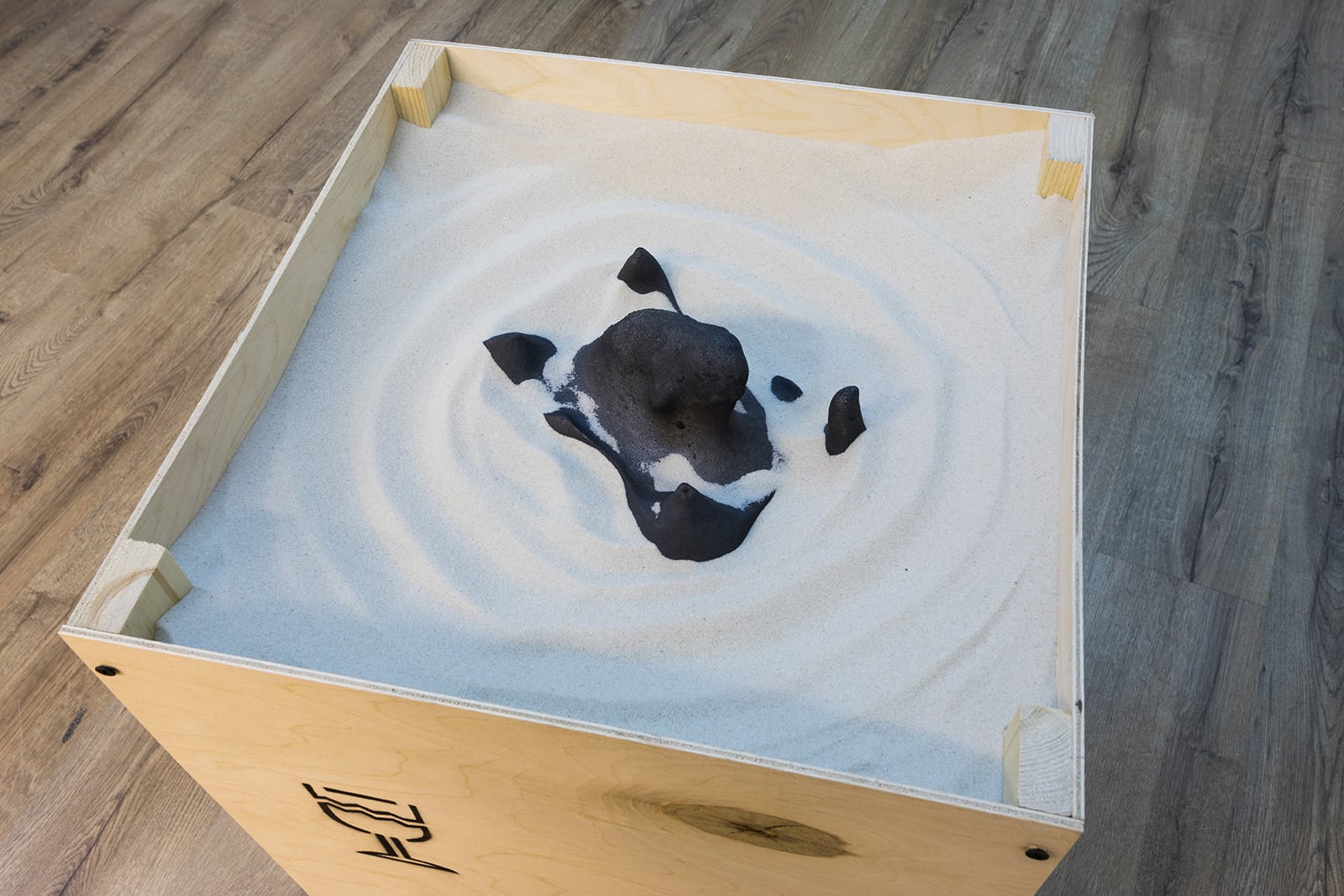 article image; primary-color: #9D9690;