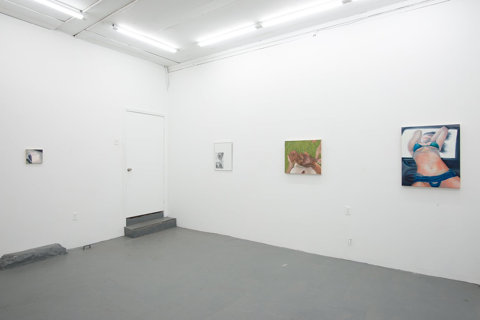 article image; primary-color: #C9C9C9;