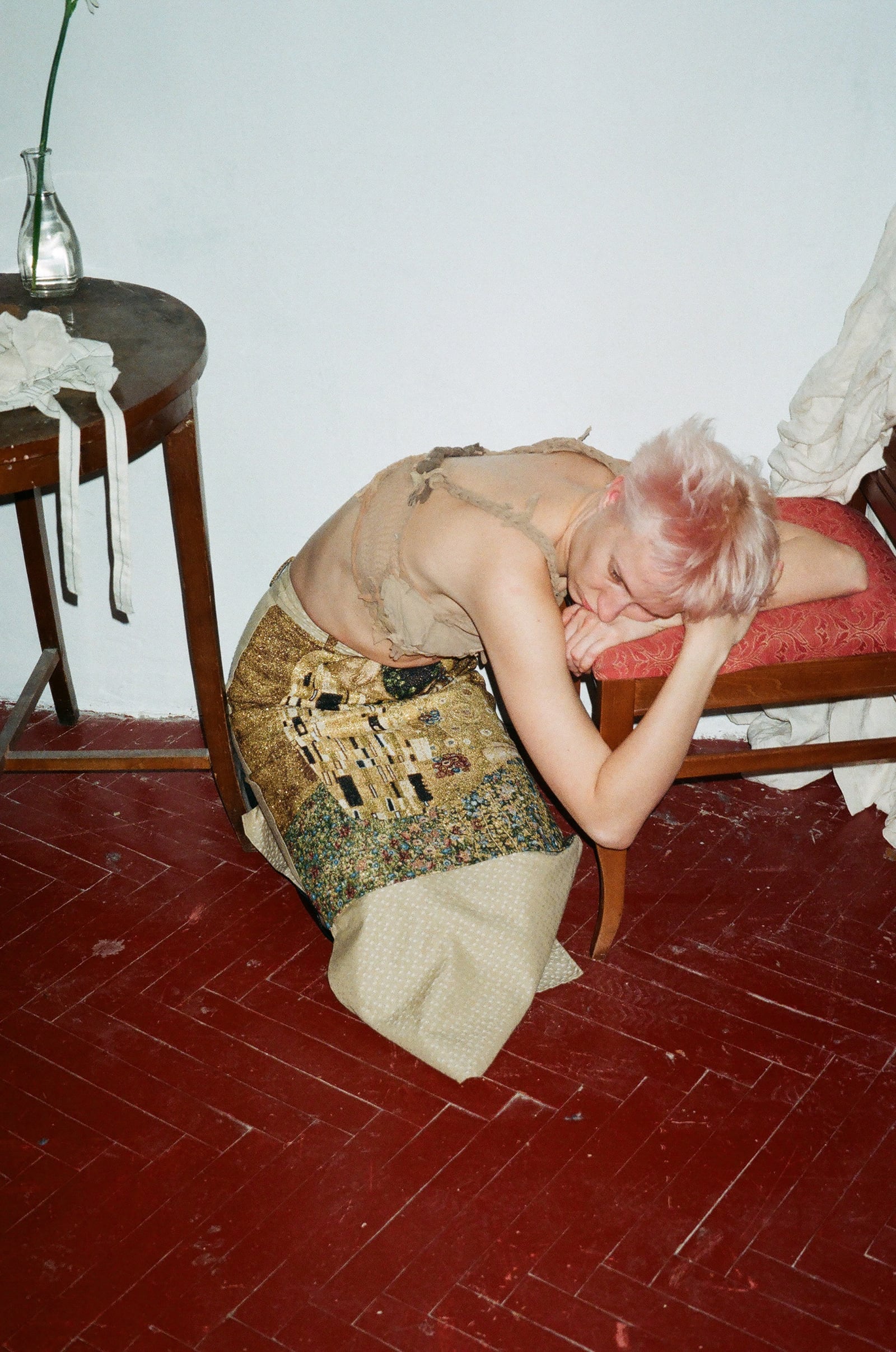 article image; primary-color: #967870;