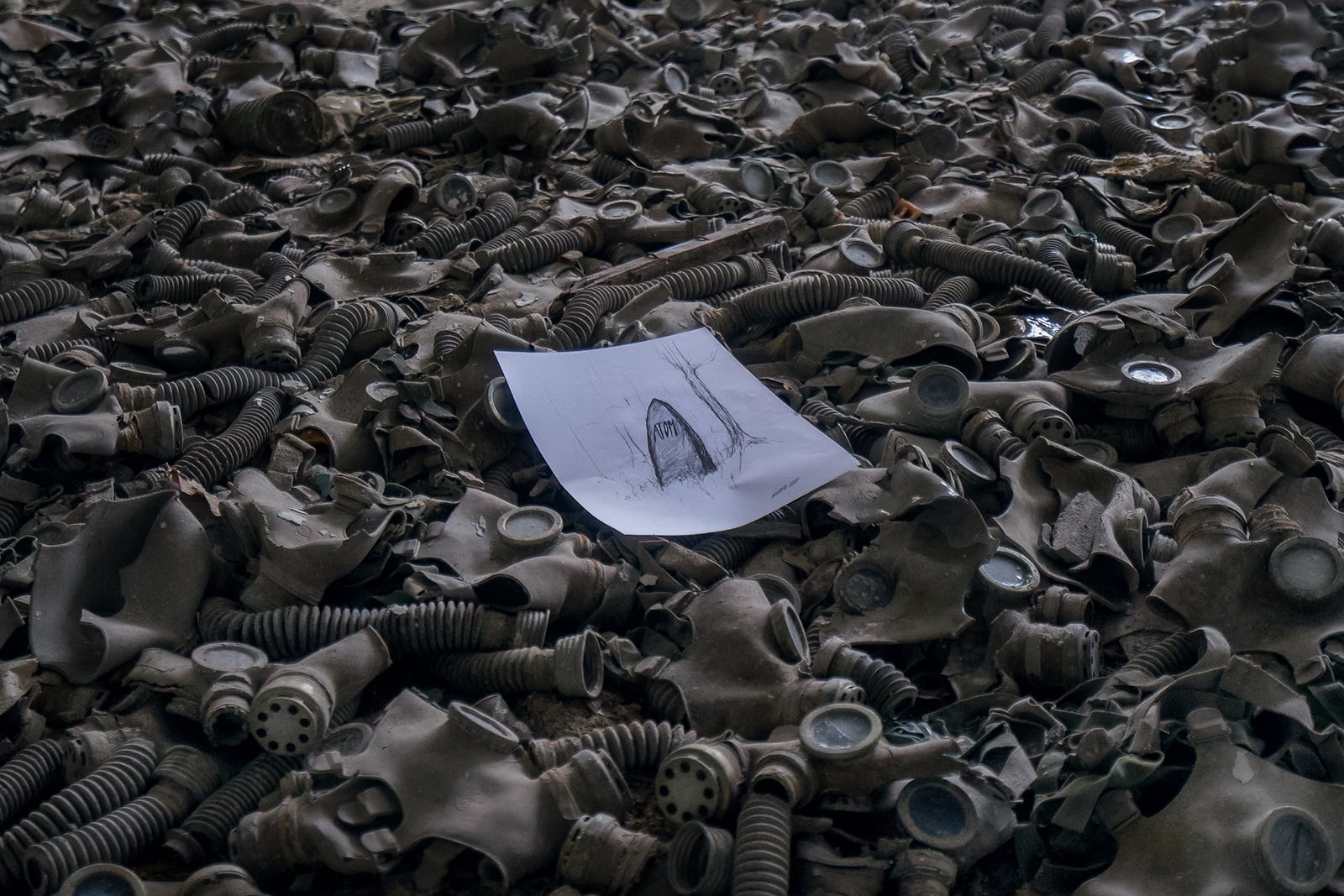 article image; primary-color: #323639;