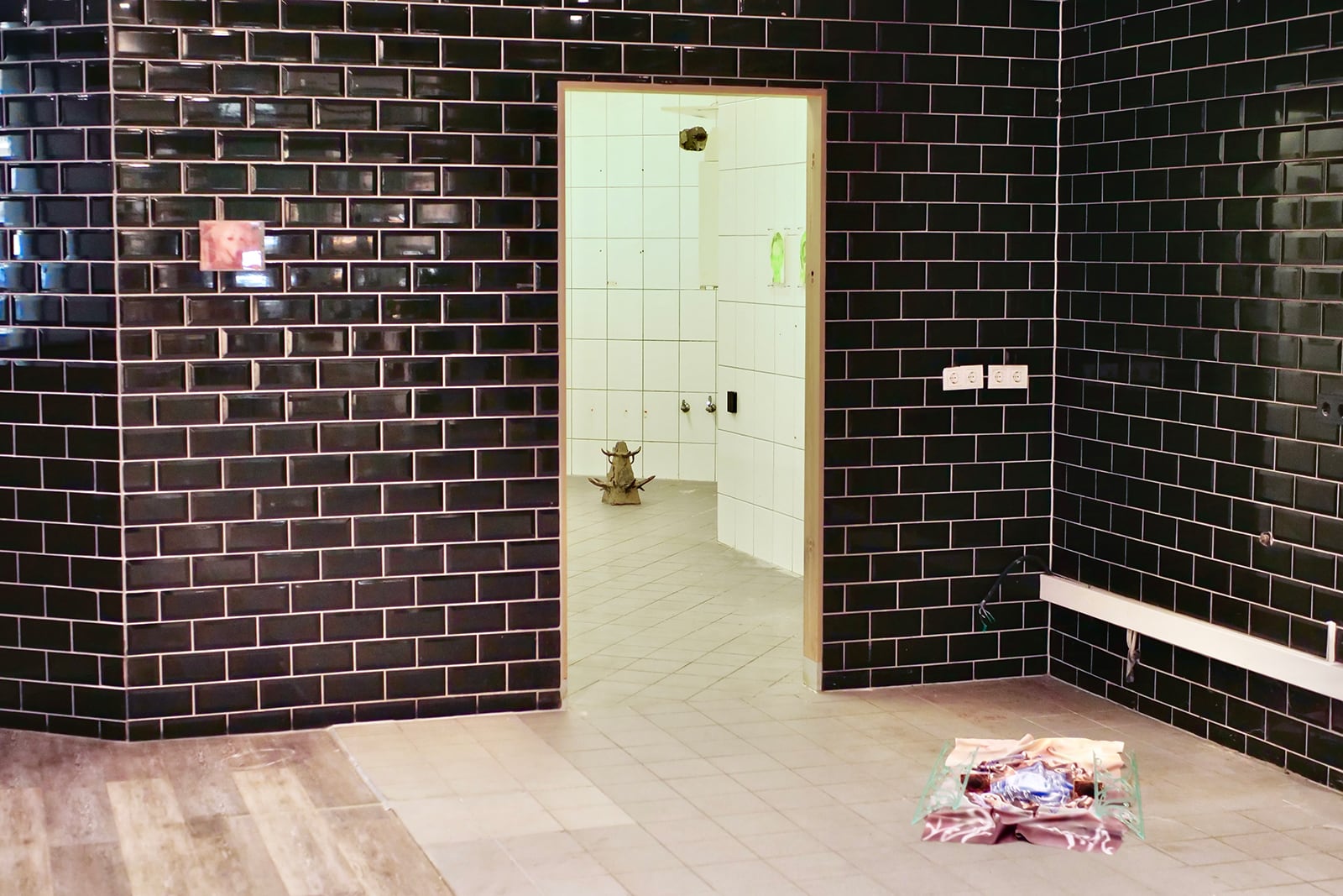 article image; primary-color: #6B625B;