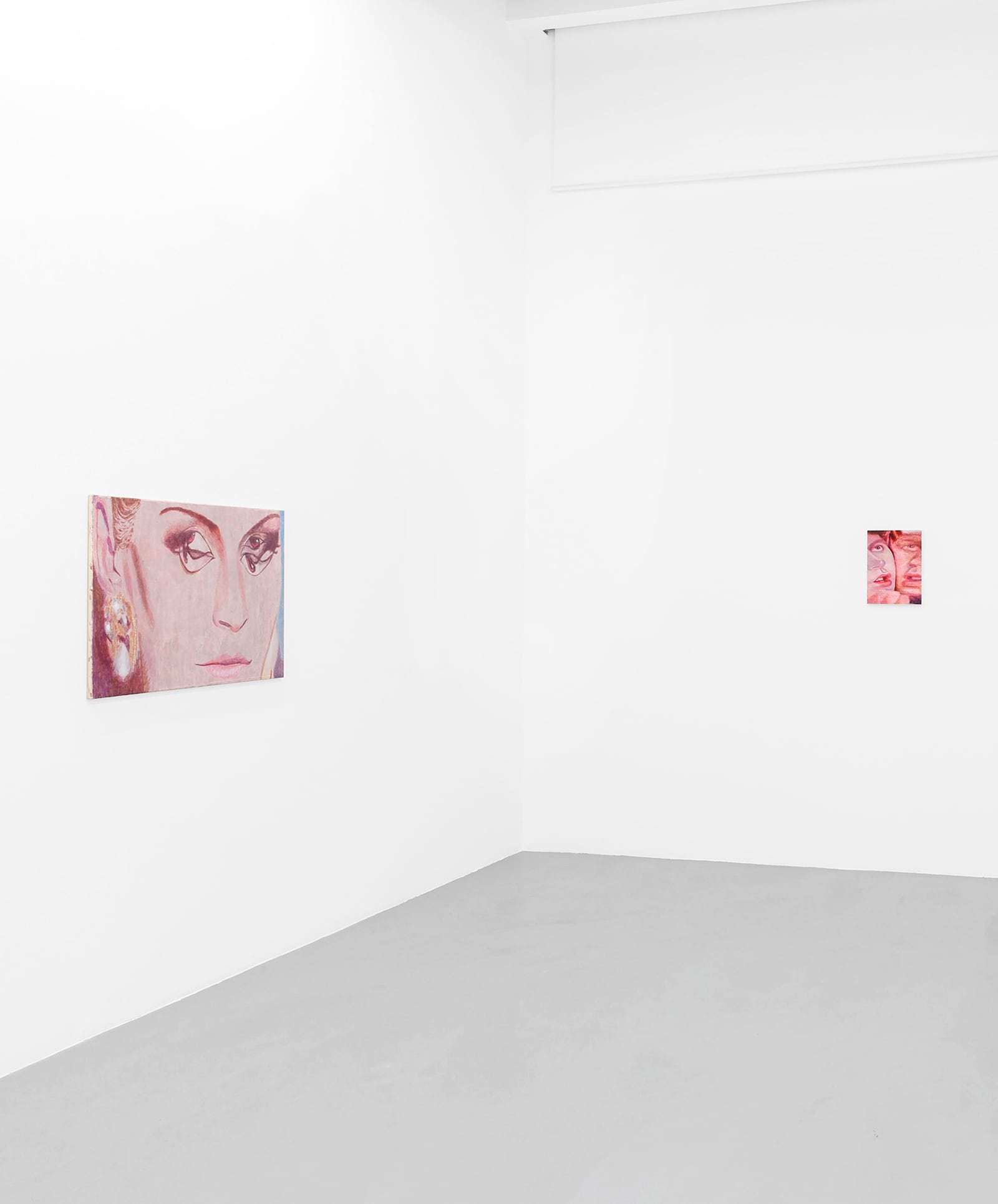 article image; primary-color: #E8E8E8;