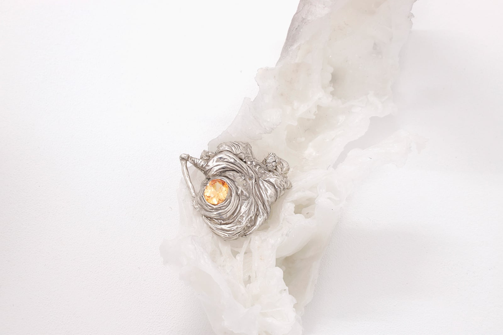 article image; primary-color: #EBE7E4;