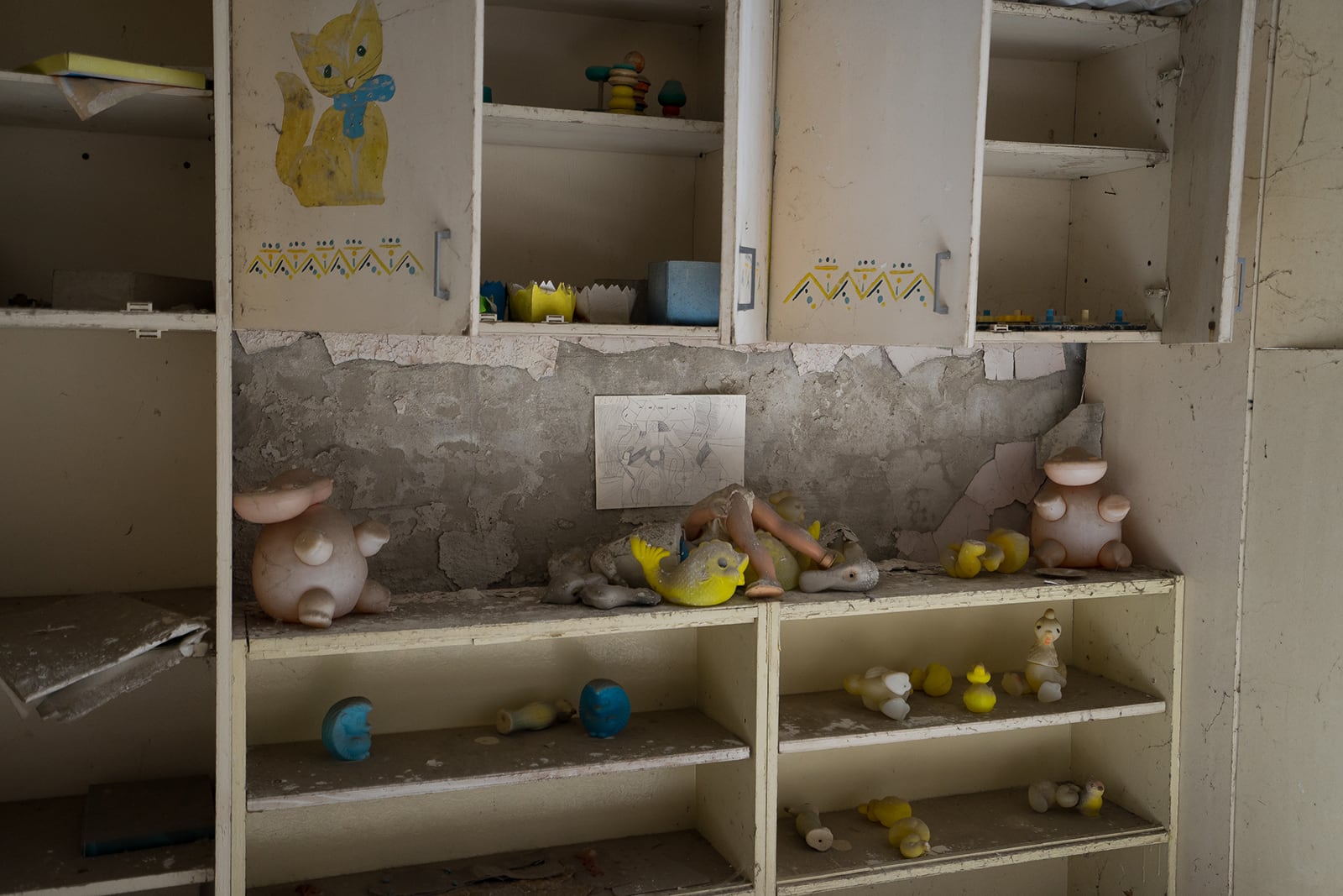 article image; primary-color: #635C4A;