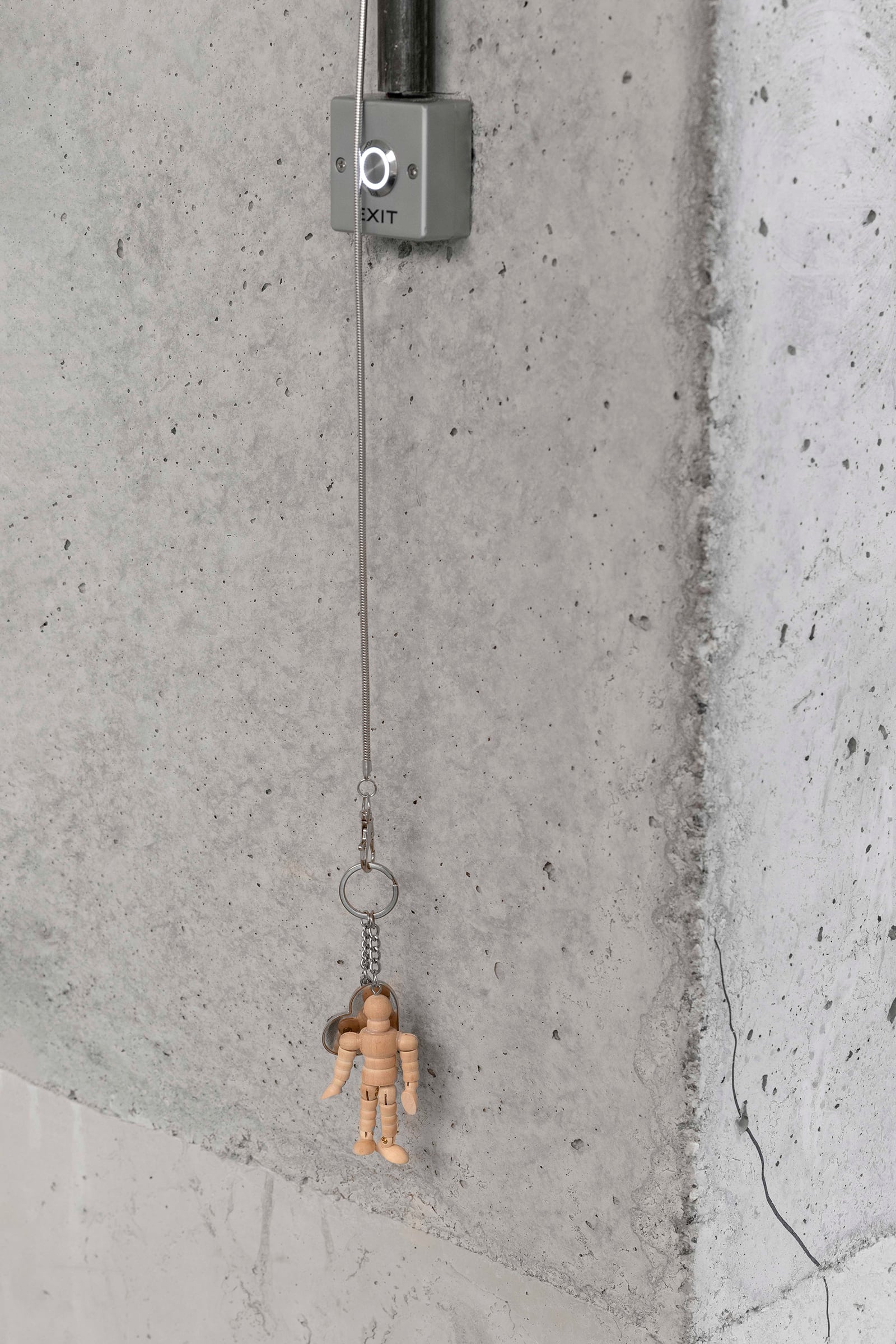 article image; primary-color: #ADA9A6;