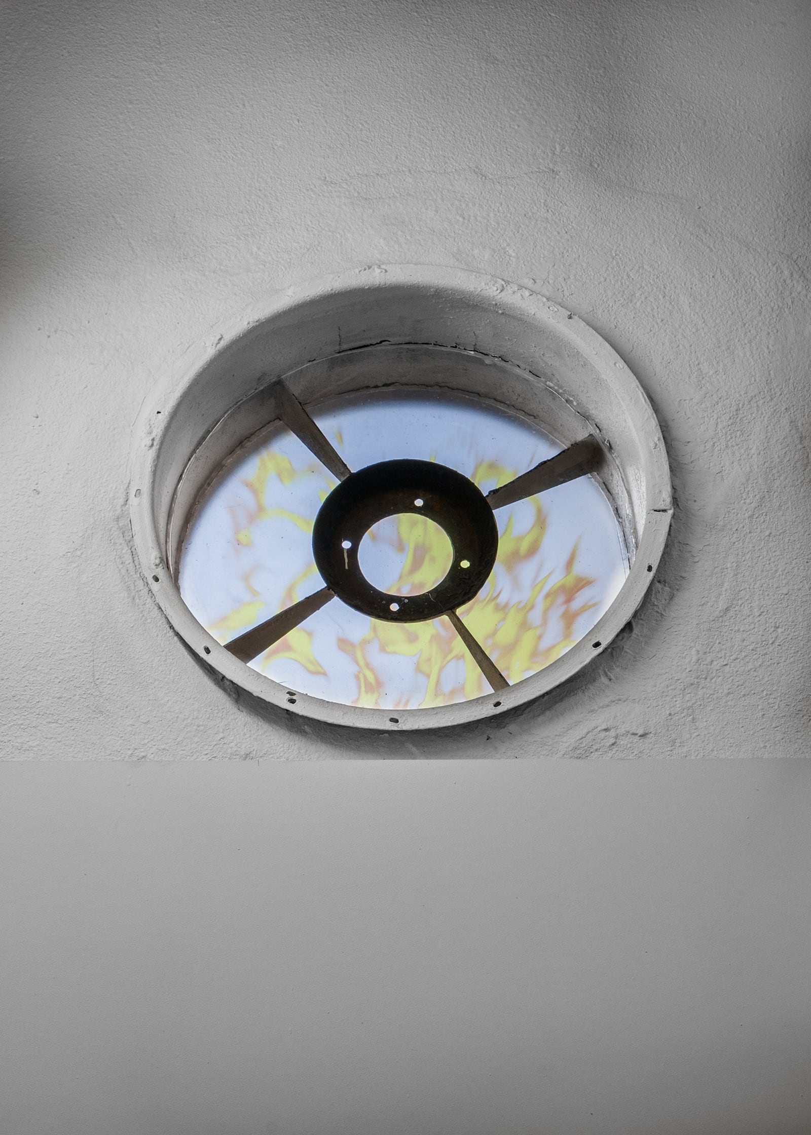 article image; primary-color: #929695;