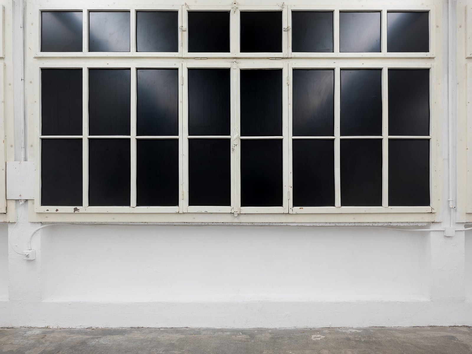 article image; primary-color: #8B8C87;