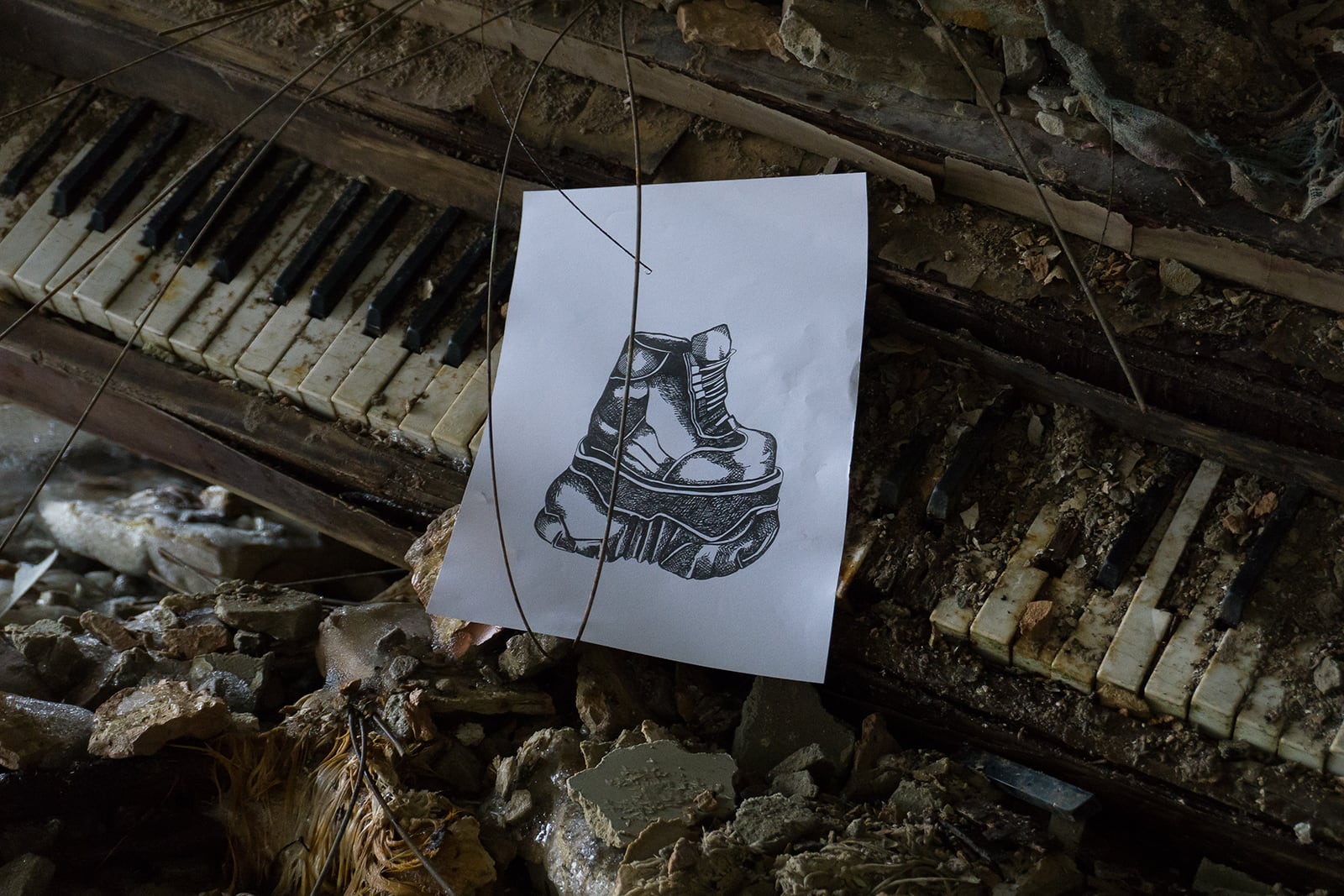 article image; primary-color: #38352E;