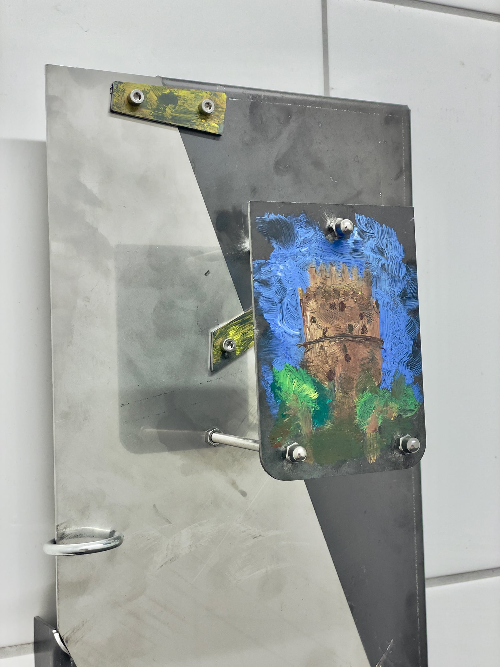 article image; primary-color: #A2A7A1;