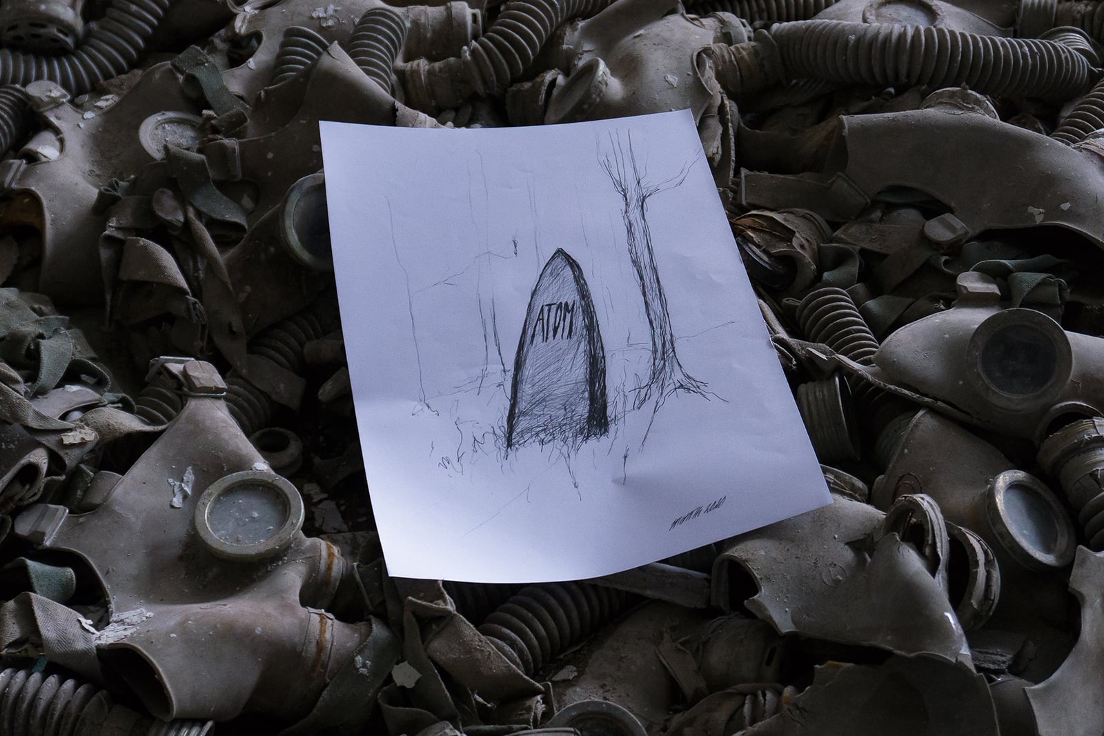 article image; primary-color: #43464D;