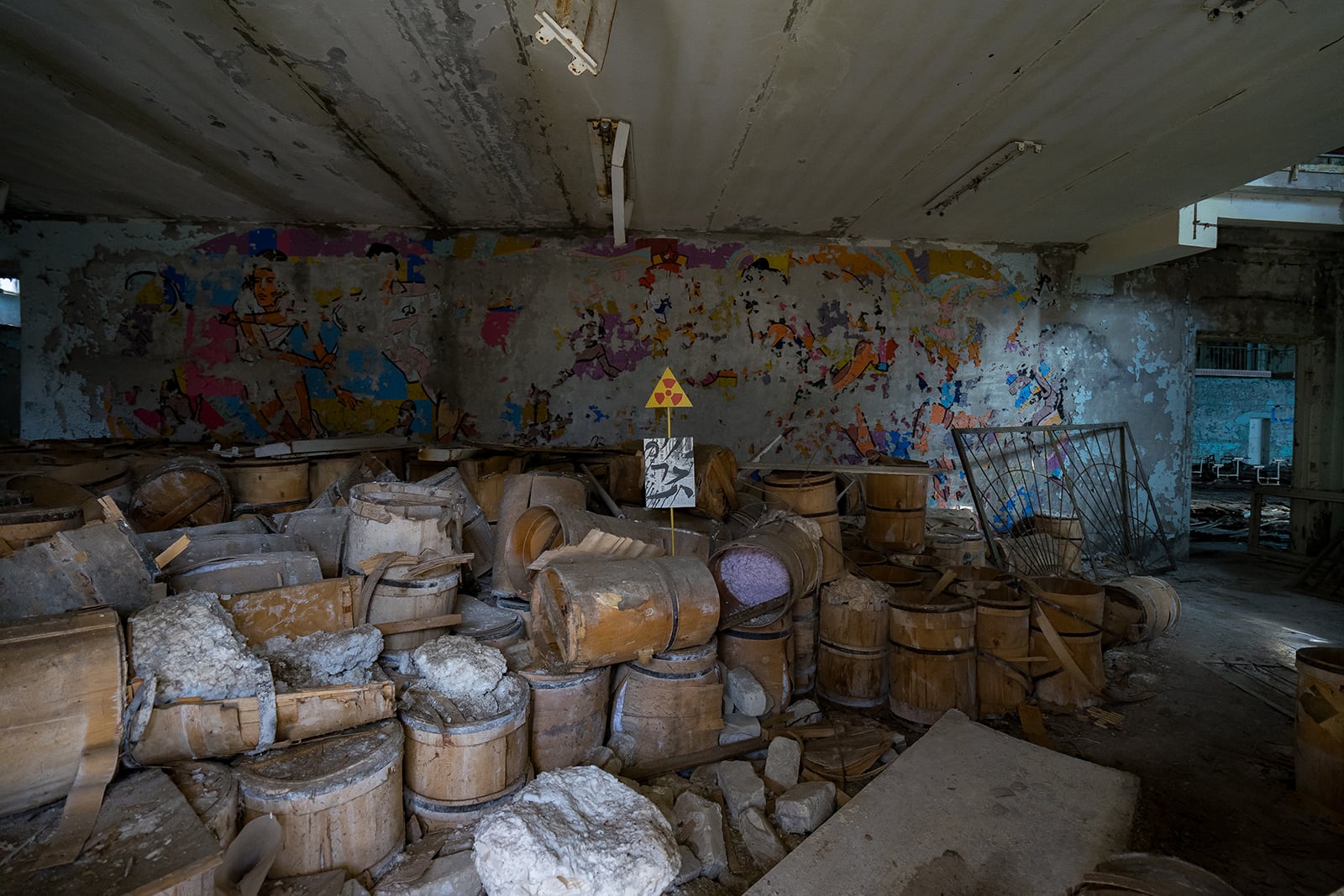 article image; primary-color: #403D36;