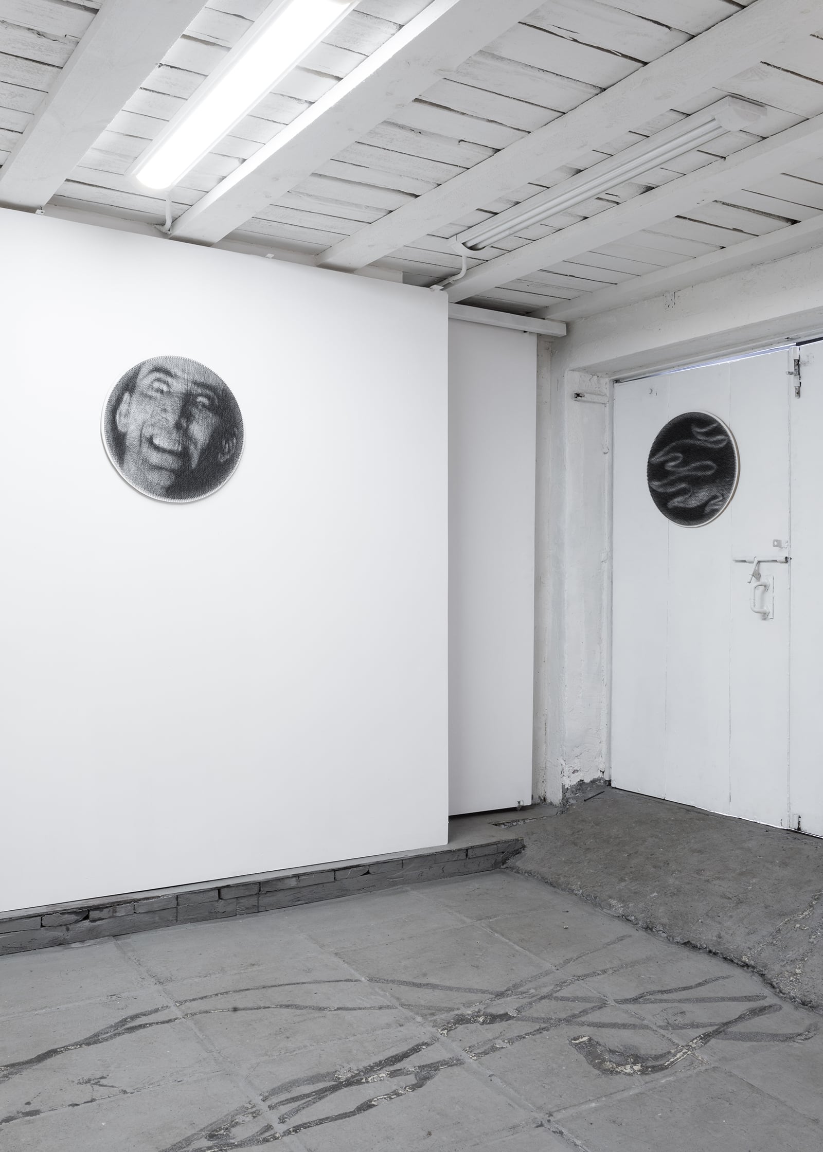 article image; primary-color: #B3B7BA;