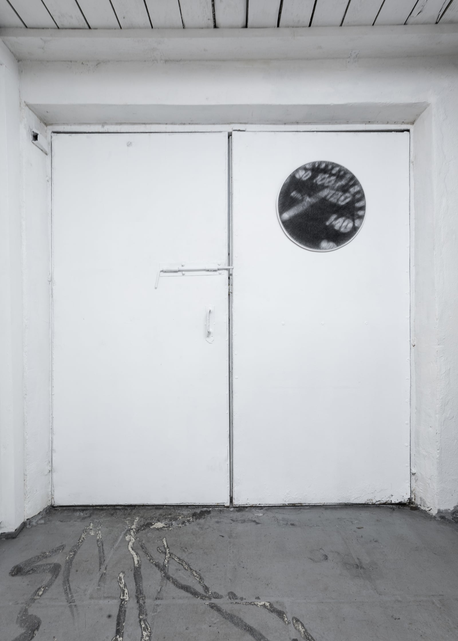 article image; primary-color: #B3B7BA;