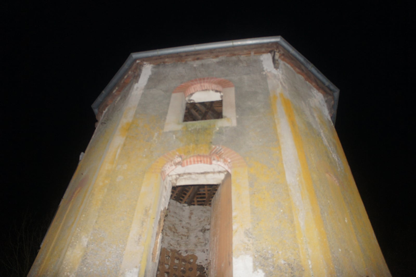 article image; primary-color: #595242;