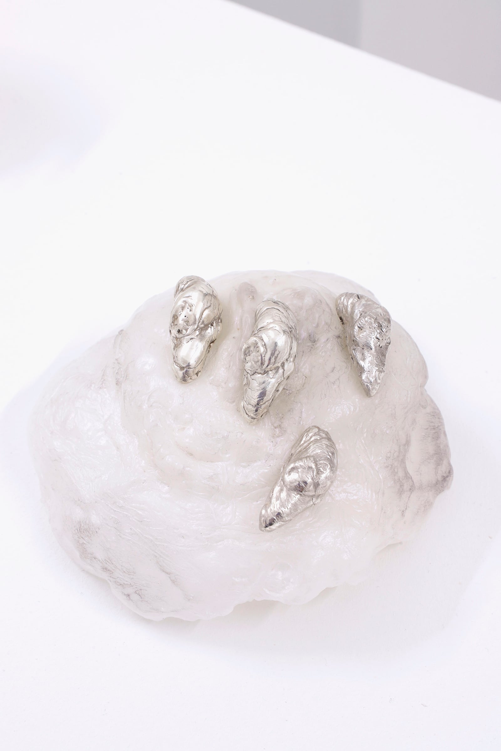 article image; primary-color: #EDE8EE;